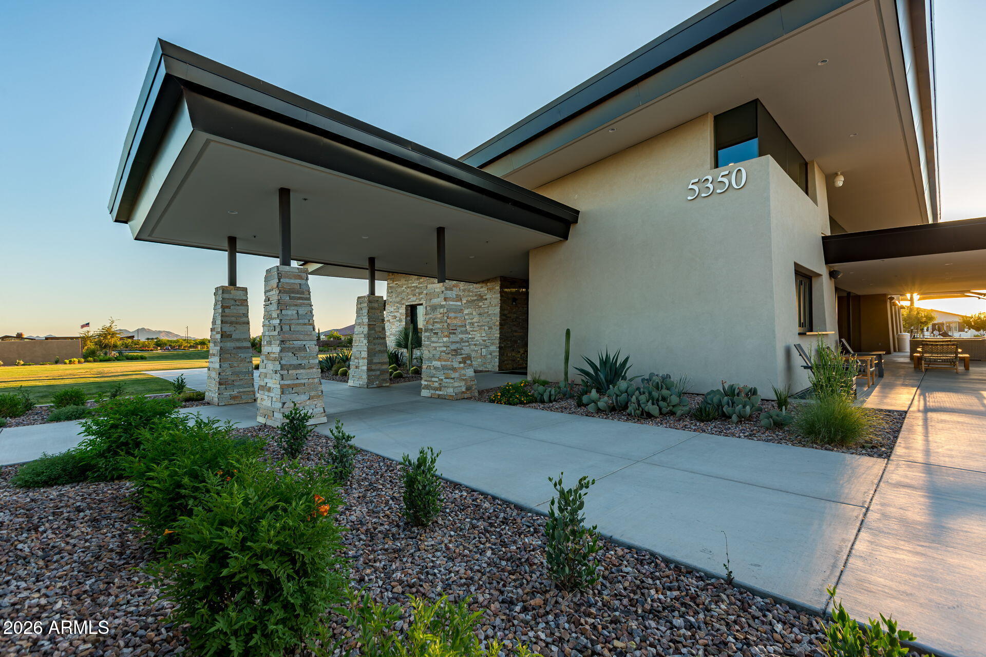 10706 E TRAVERTINE Avenue