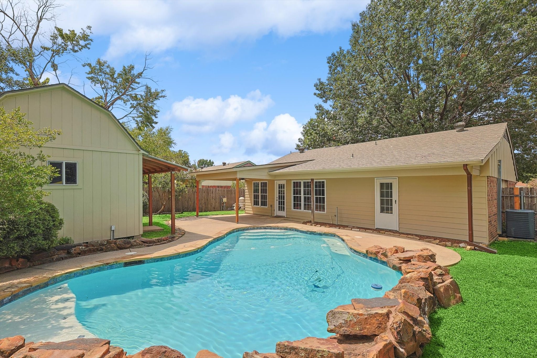 5632 Santa Fe Trail