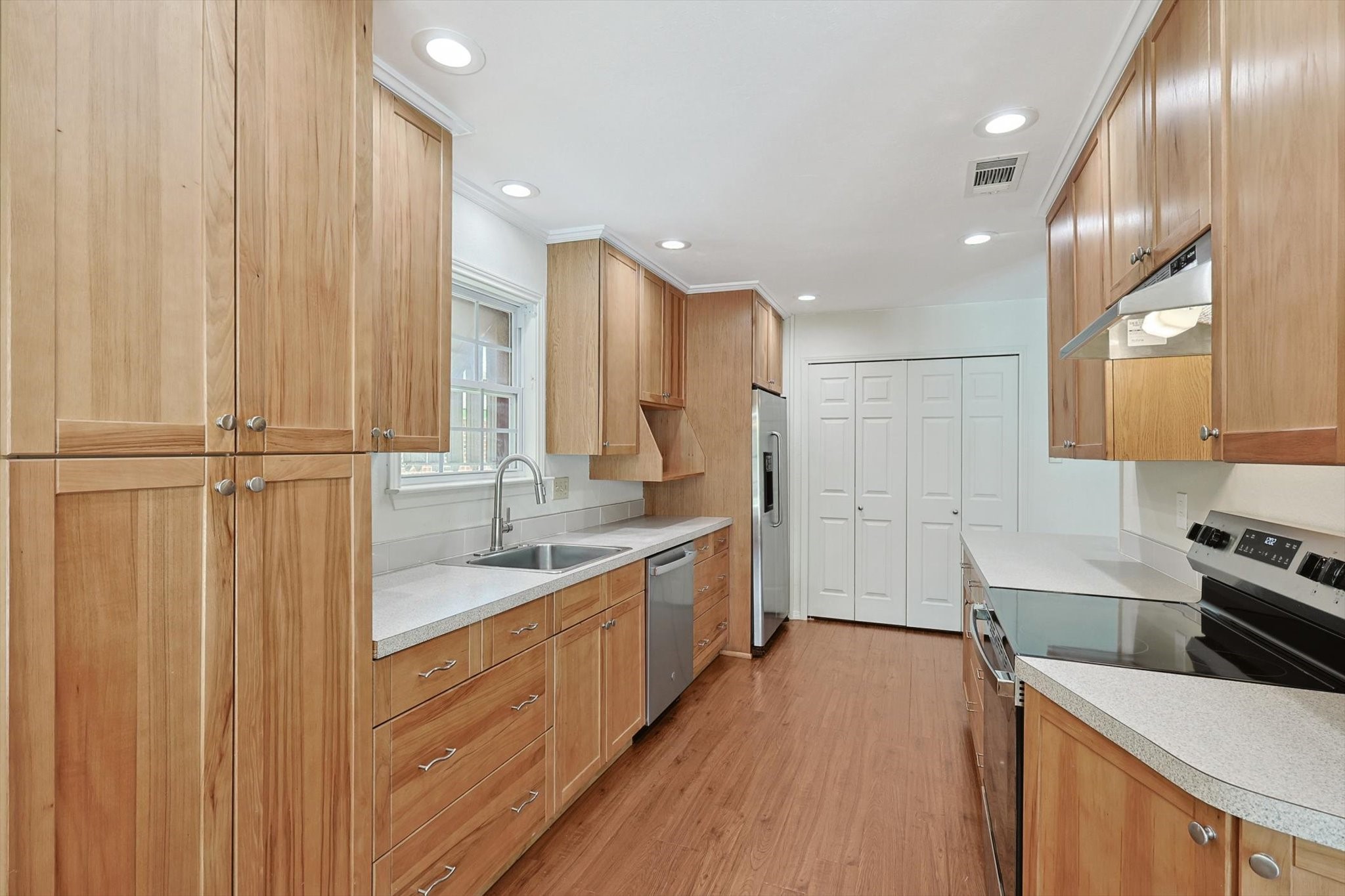 5632 Santa Fe Trail