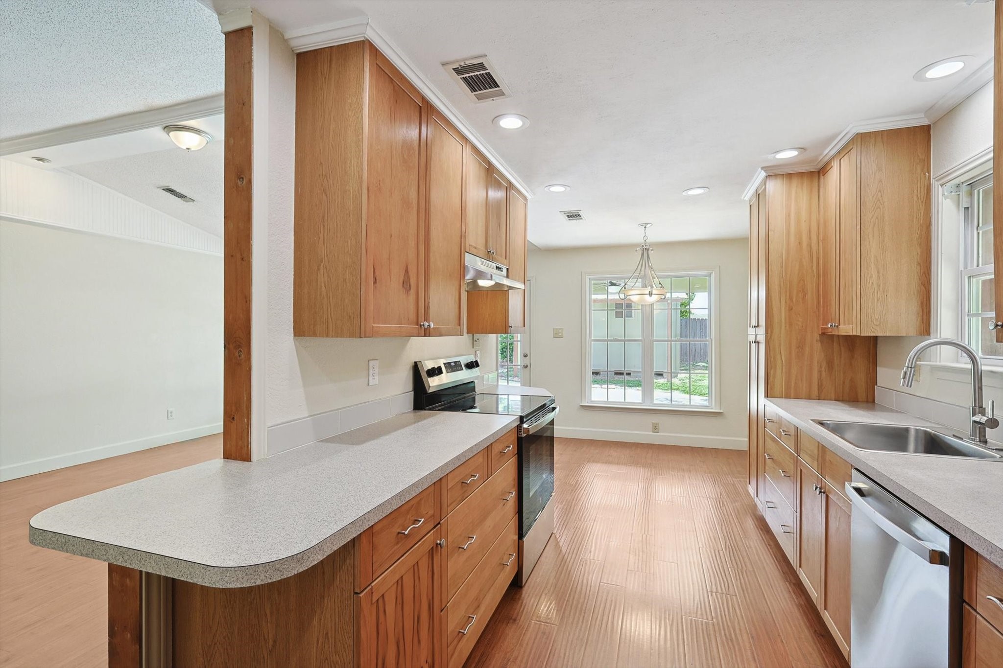 5632 Santa Fe Trail