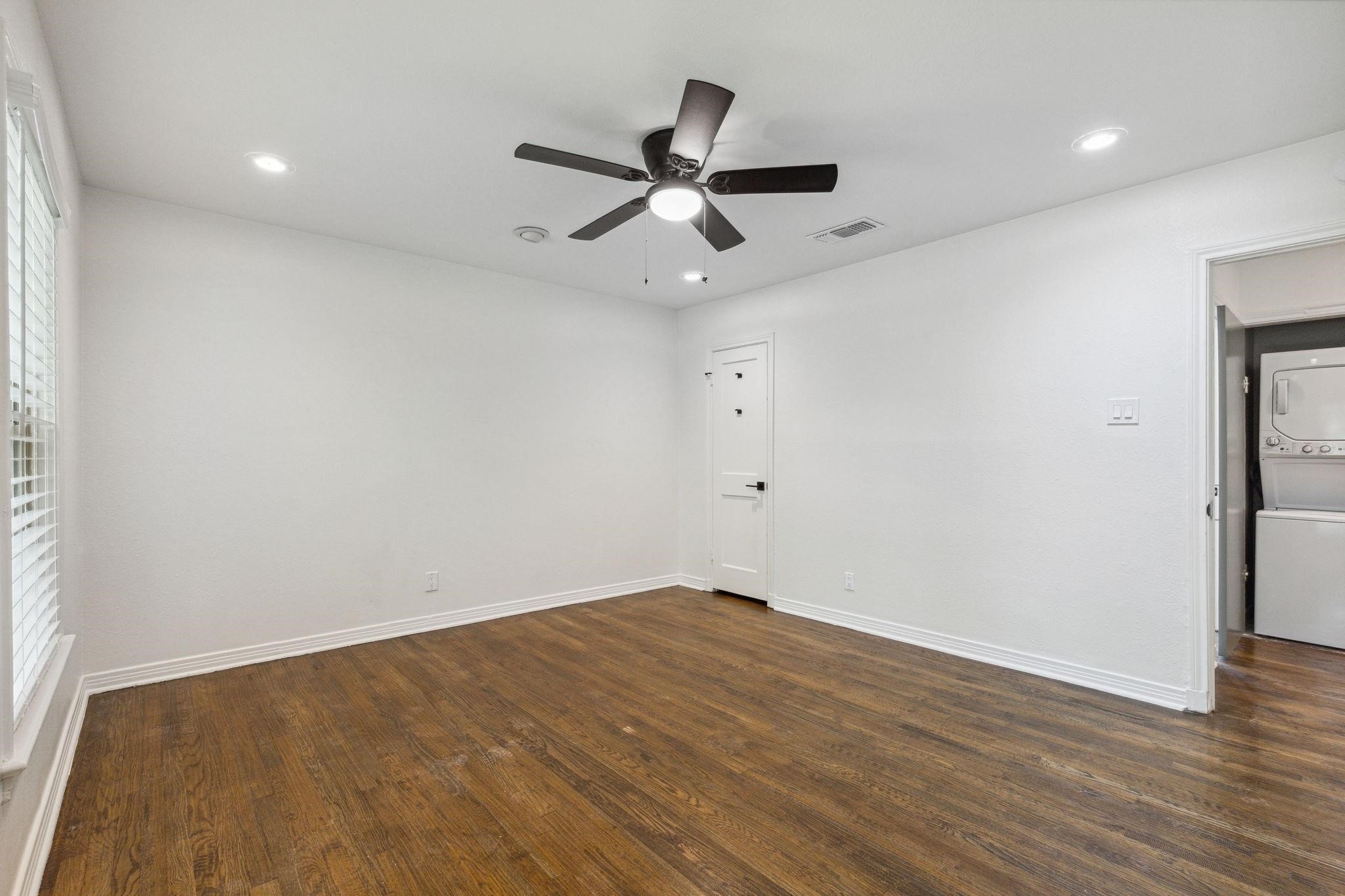 6453 Oriole Drive