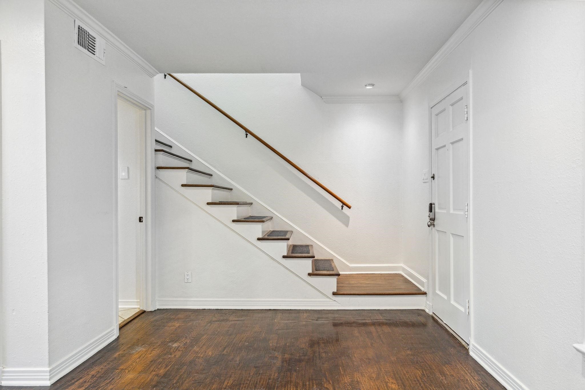6453 Oriole Drive