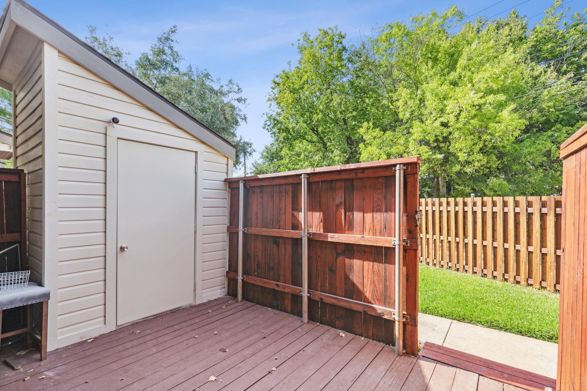 6453 Oriole Drive