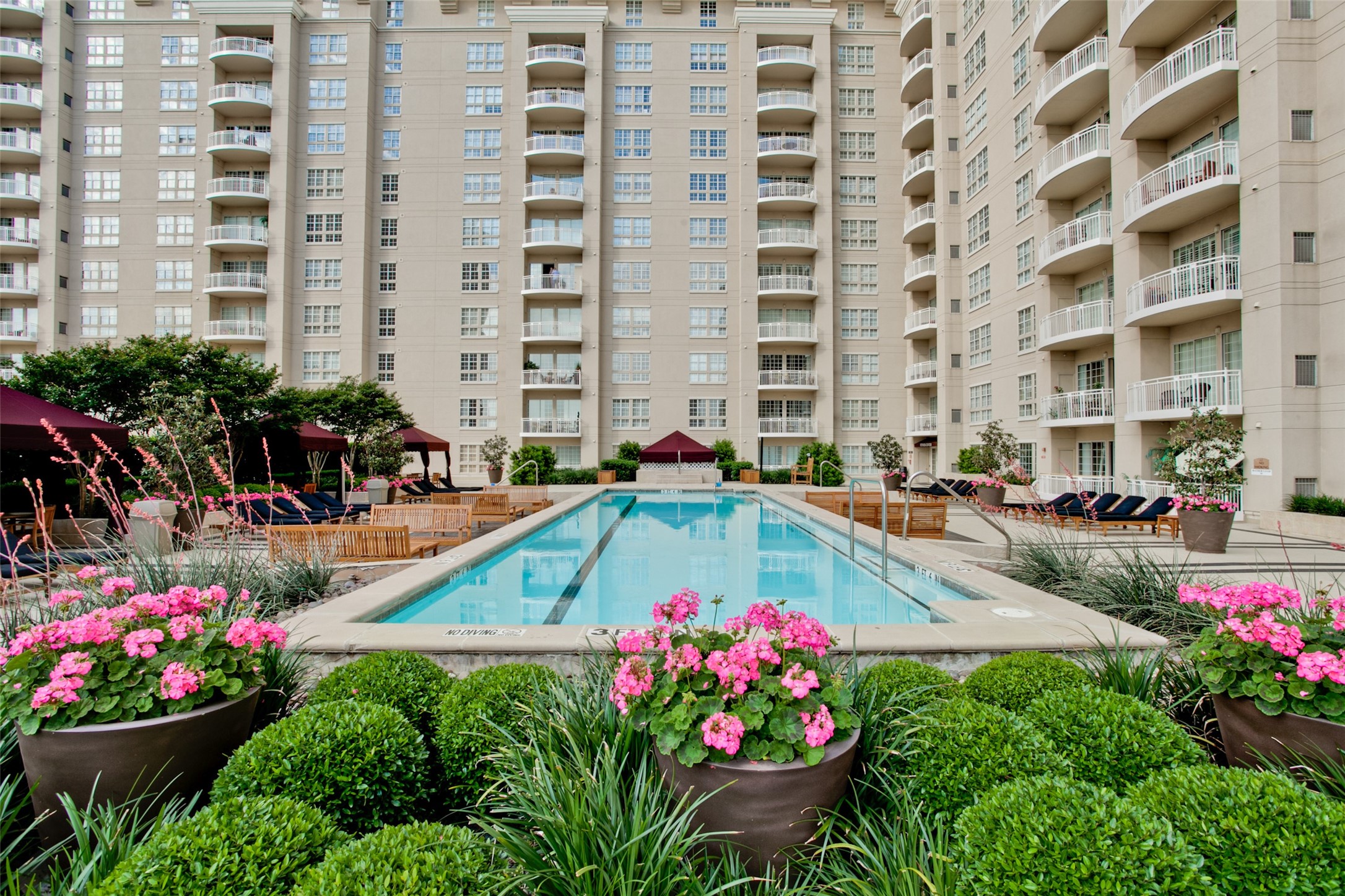 3225 Turtle Creek Boulevard 48