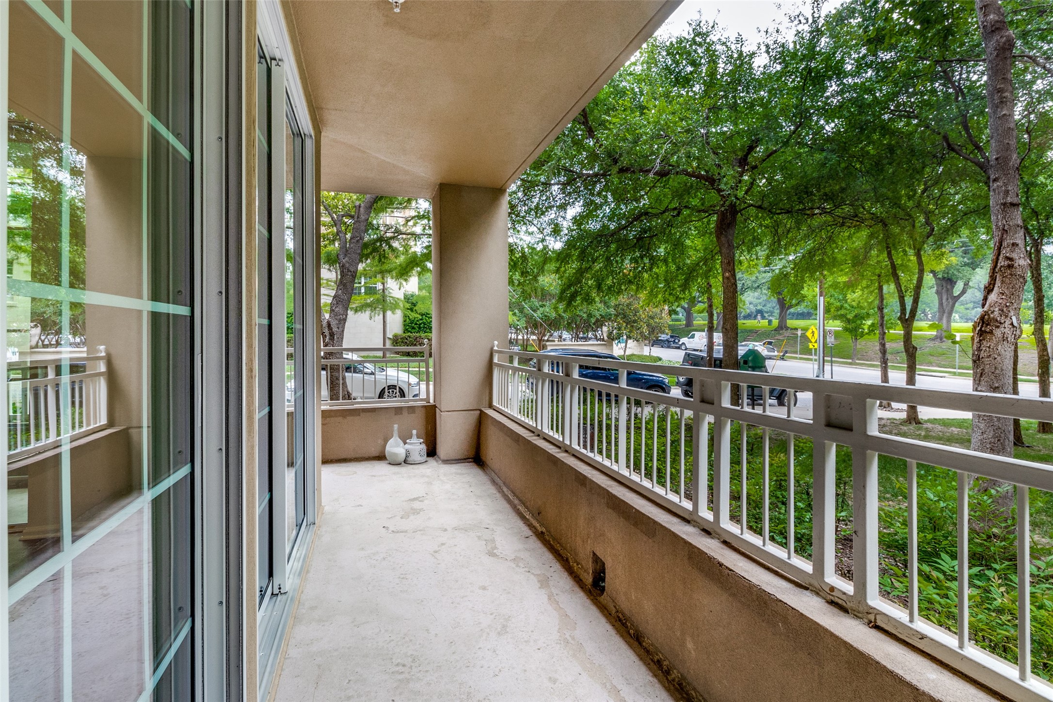 3225 Turtle Creek Boulevard 48