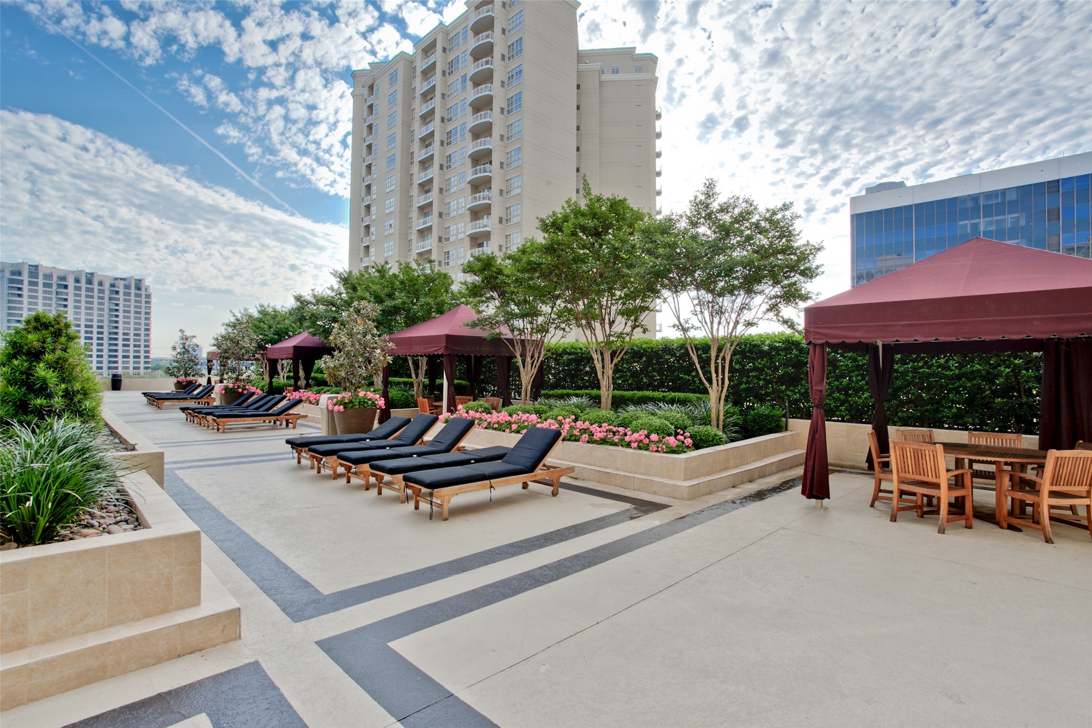 3225 Turtle Creek Boulevard 48