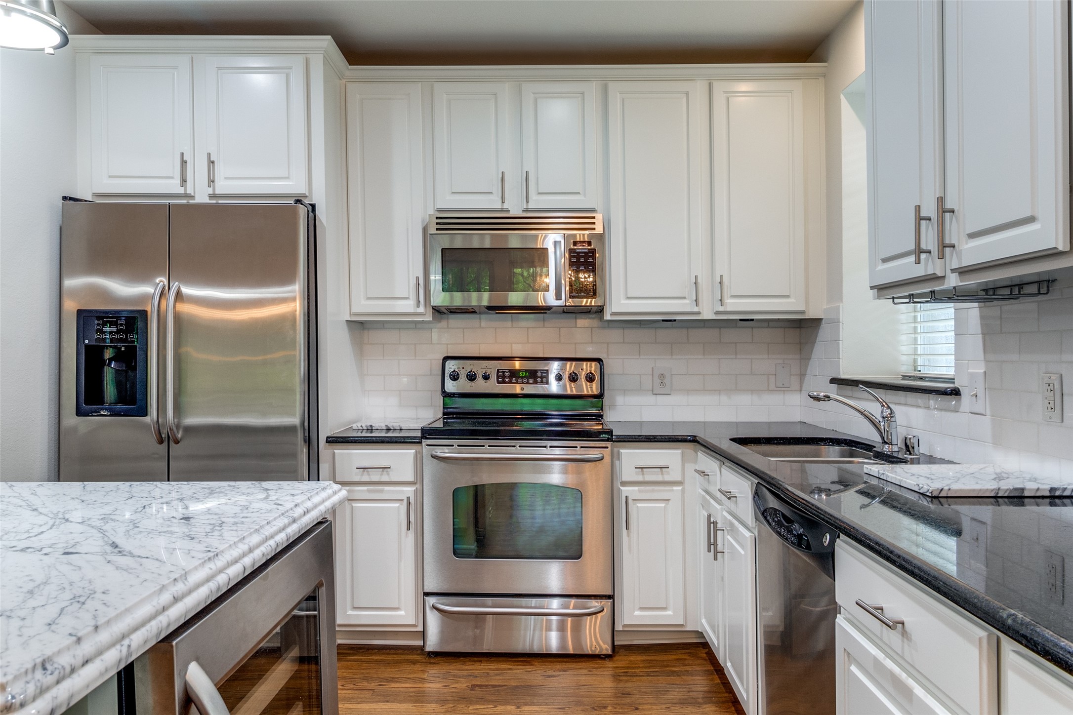 3225 Turtle Creek Boulevard 48