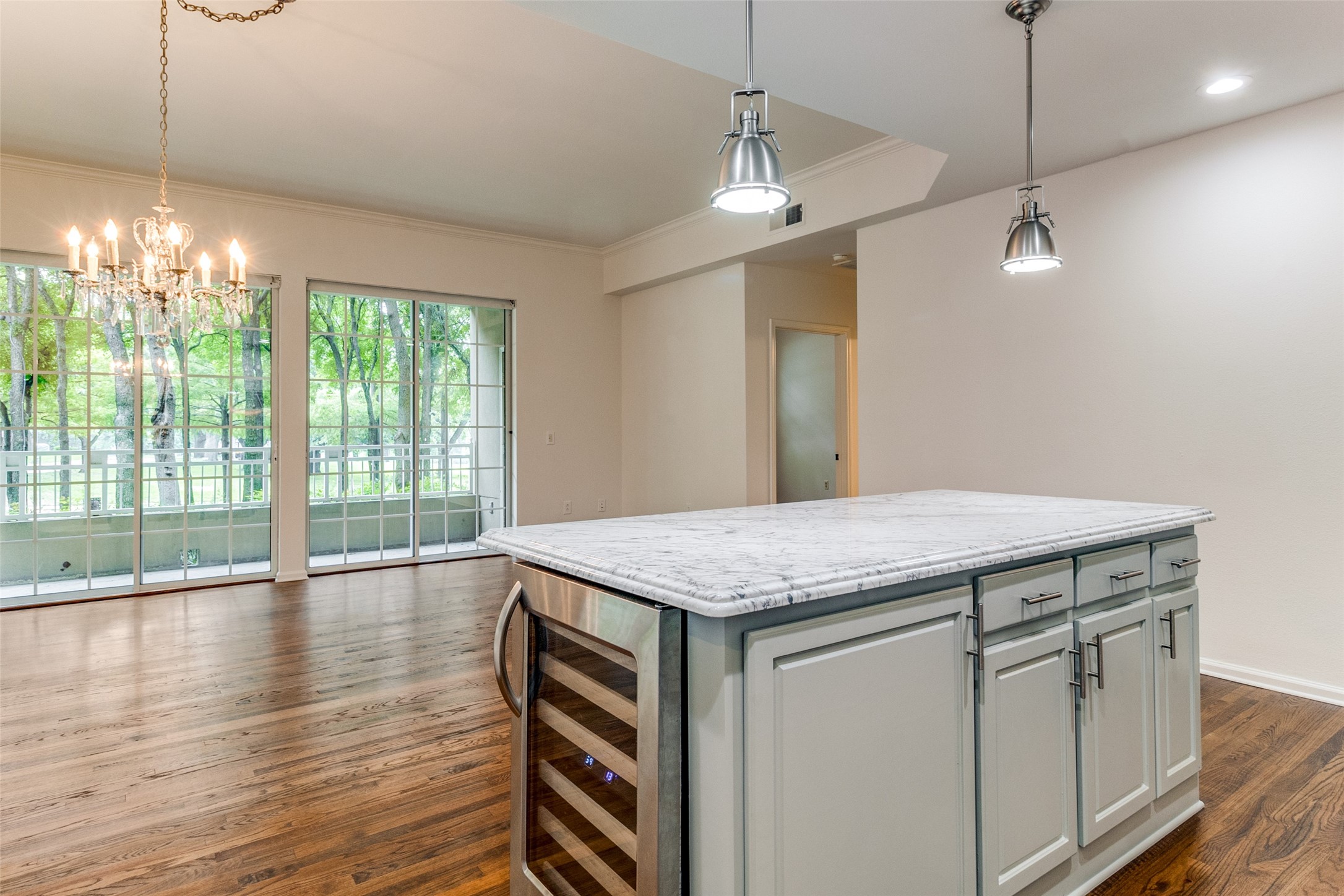 3225 Turtle Creek Boulevard 48