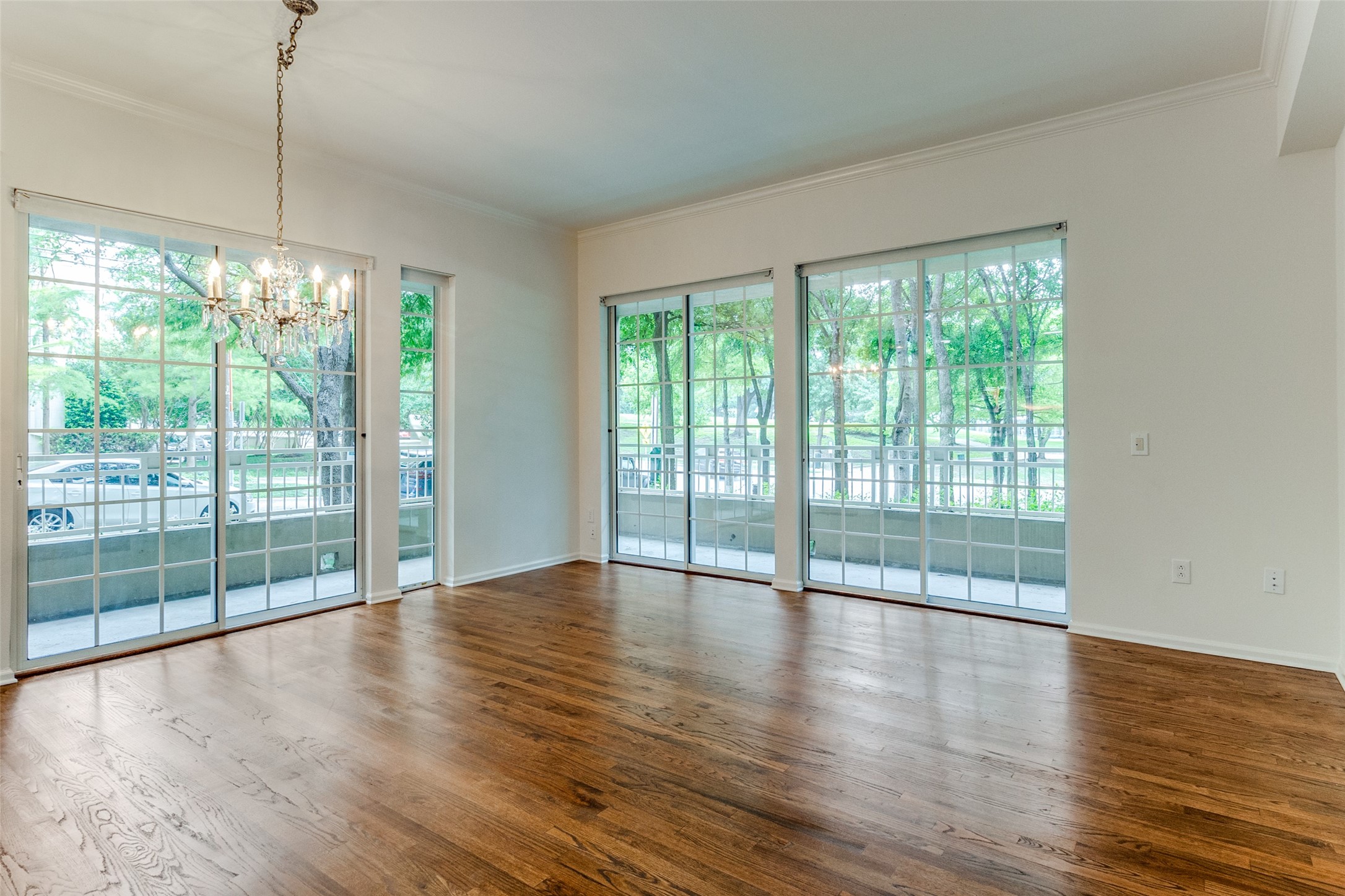3225 Turtle Creek Boulevard 48