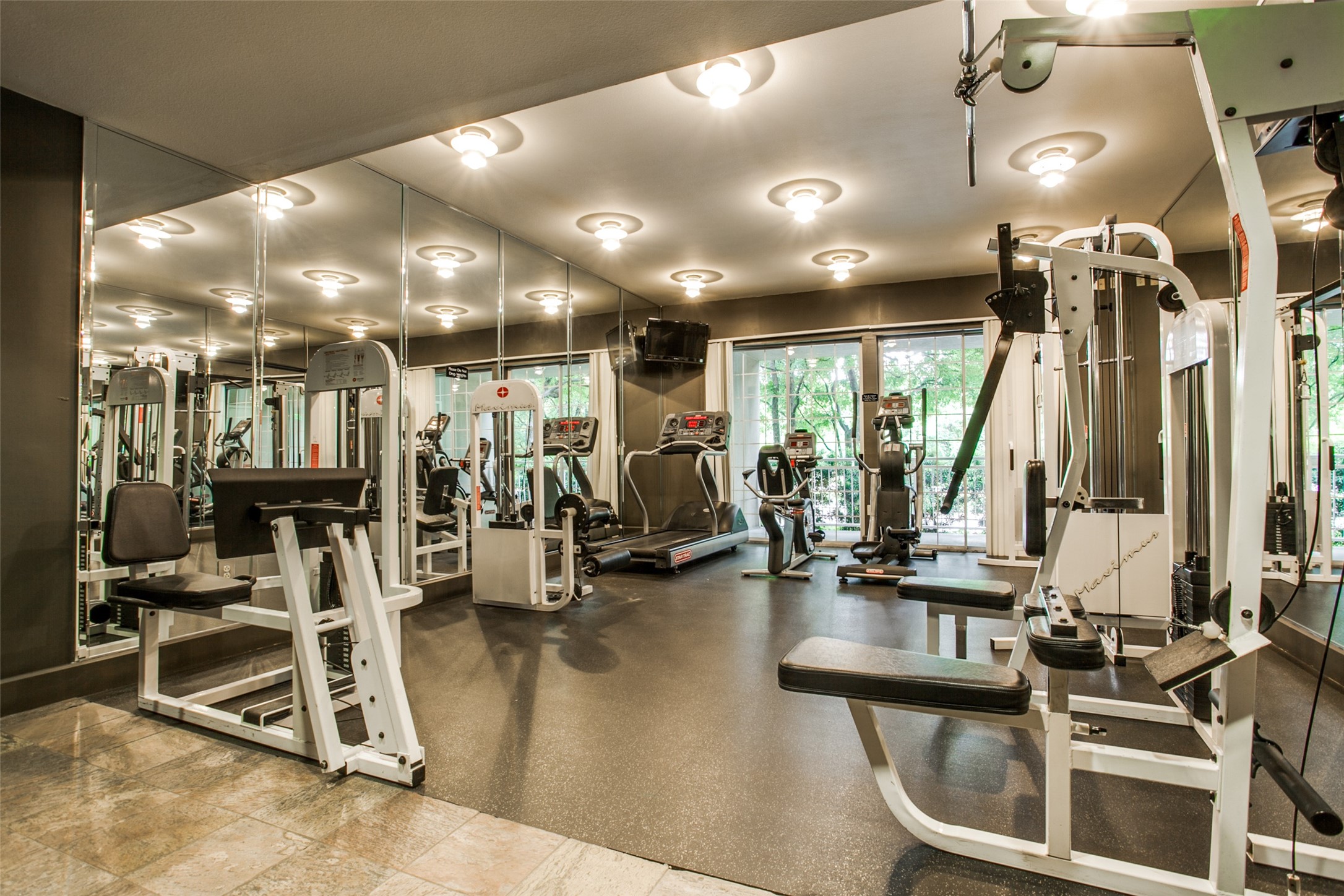 3225 Turtle Creek Boulevard 48