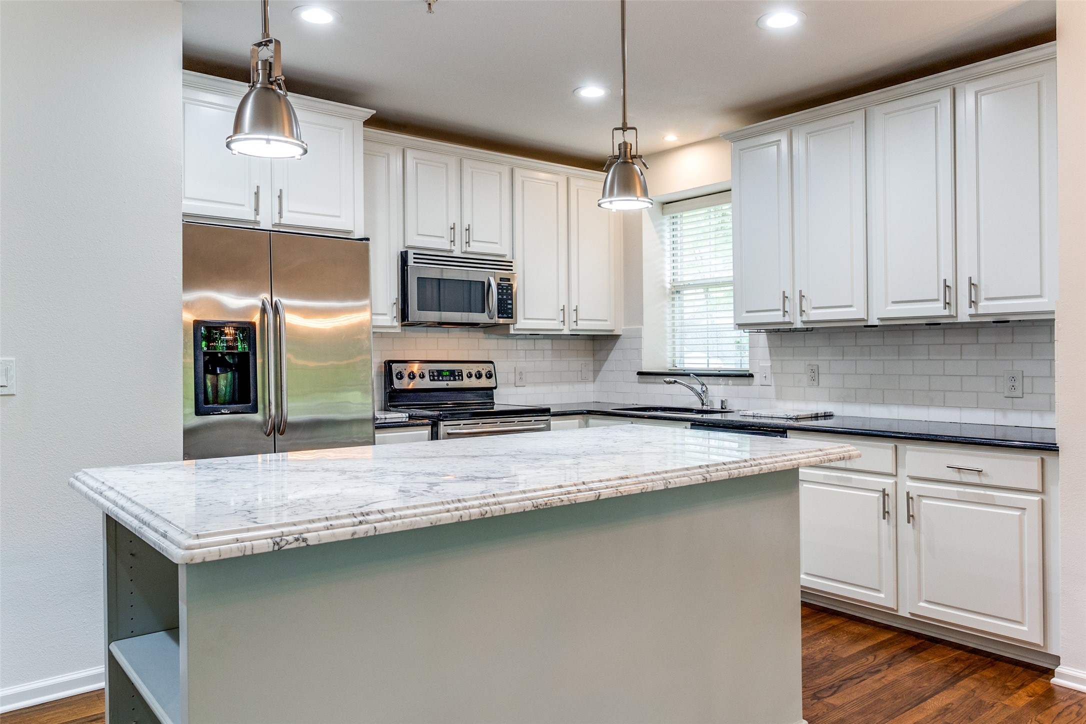 3225 Turtle Creek Boulevard 48