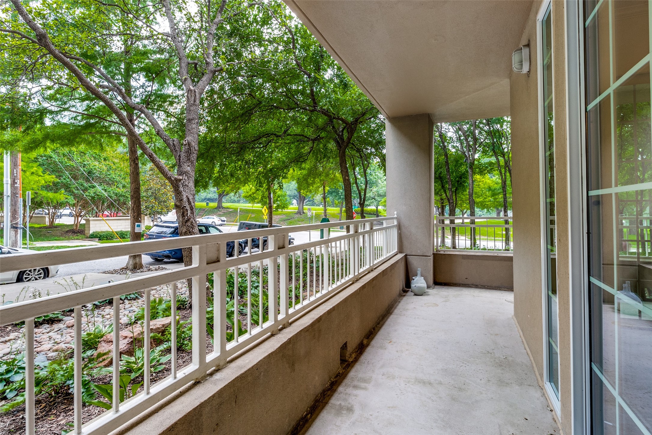 3225 Turtle Creek Boulevard 48