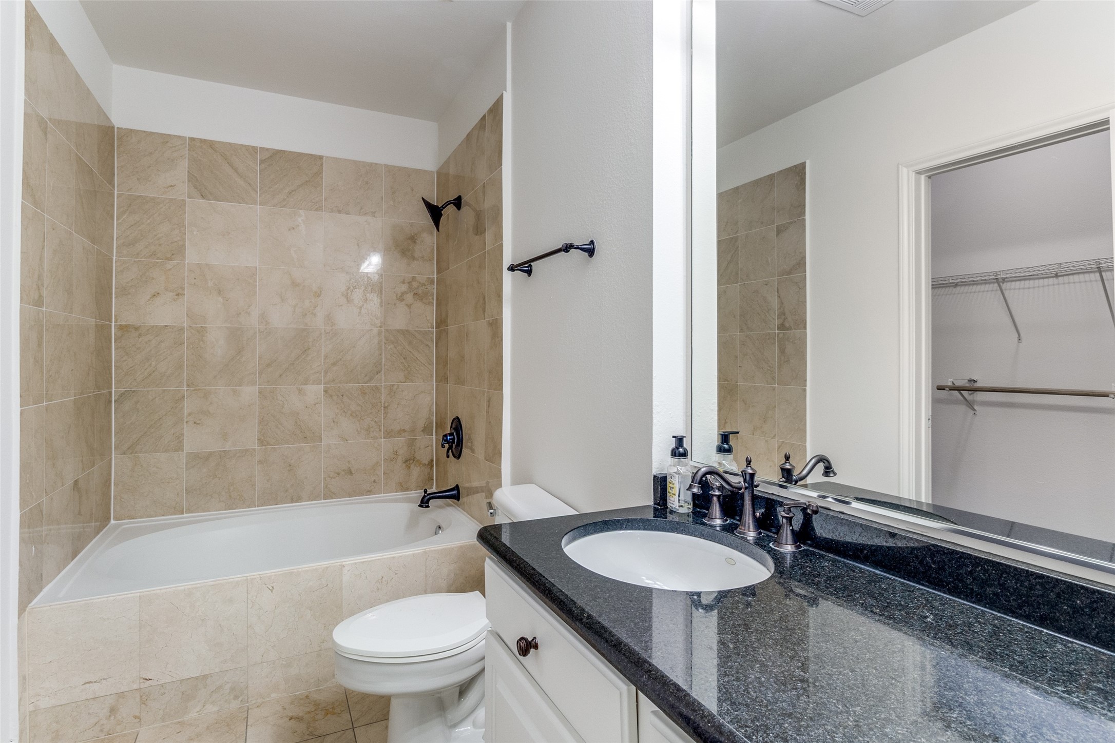 3225 Turtle Creek Boulevard 48