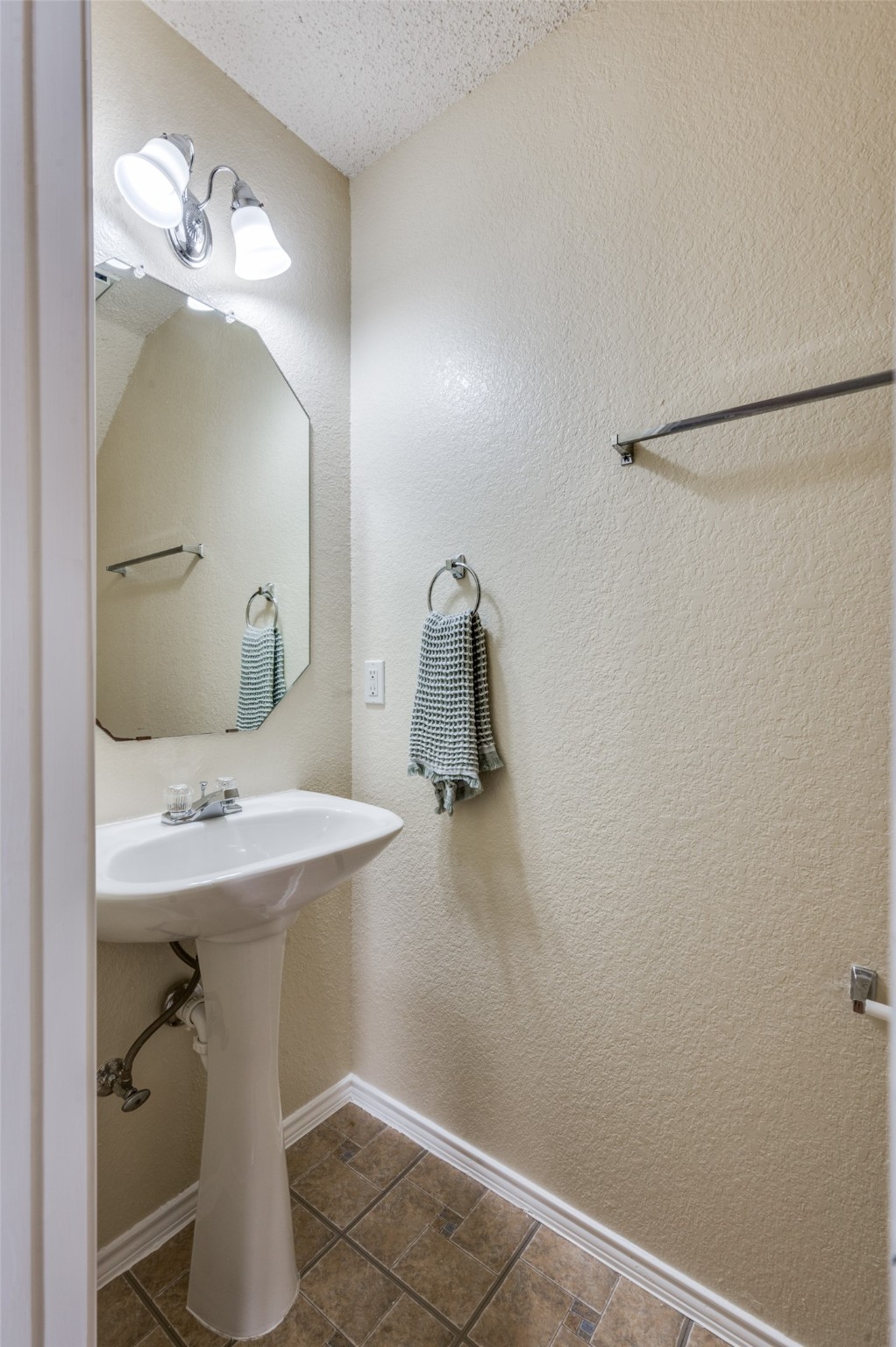 7530 Kings Trail