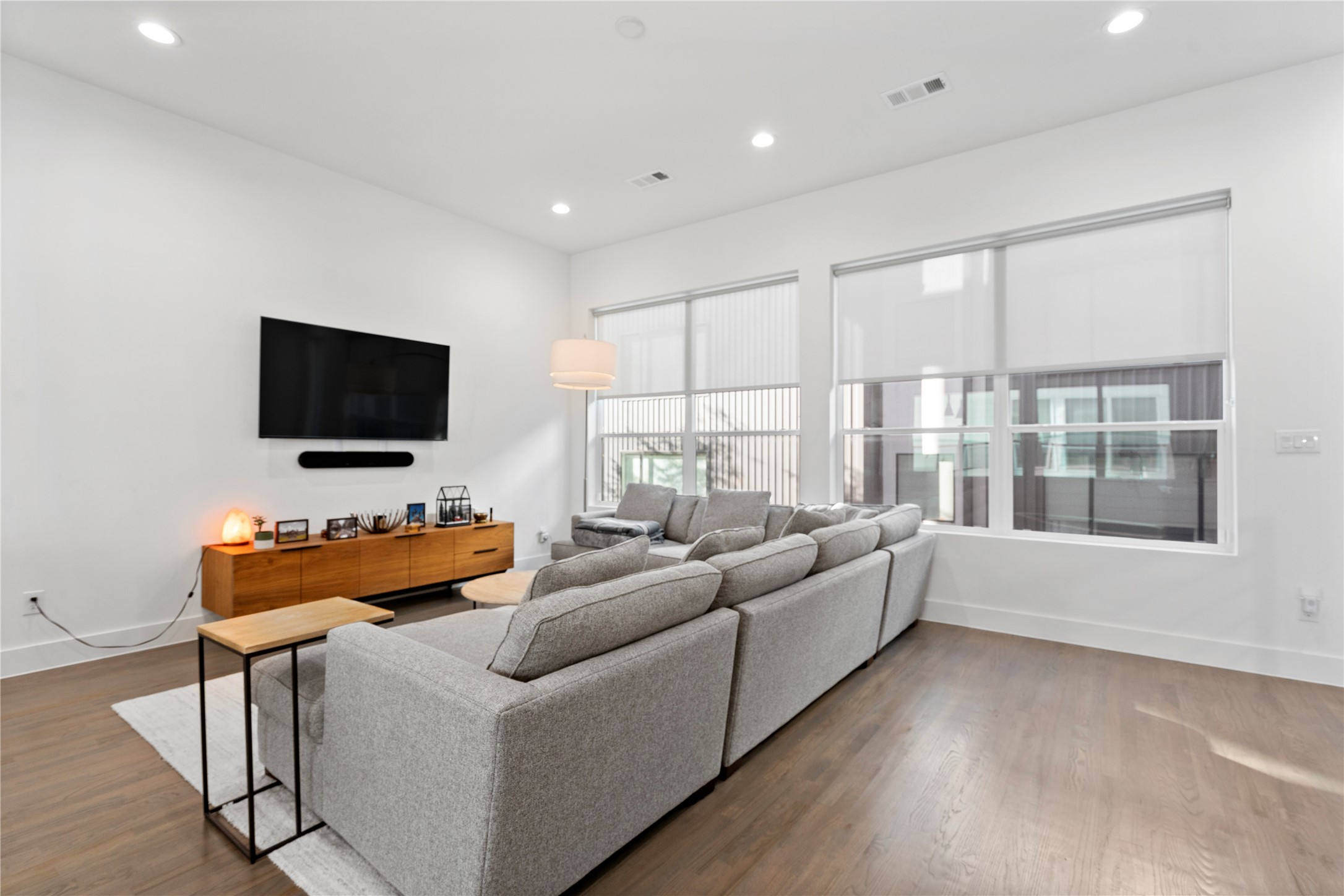 5805 Lindell Avenue 102