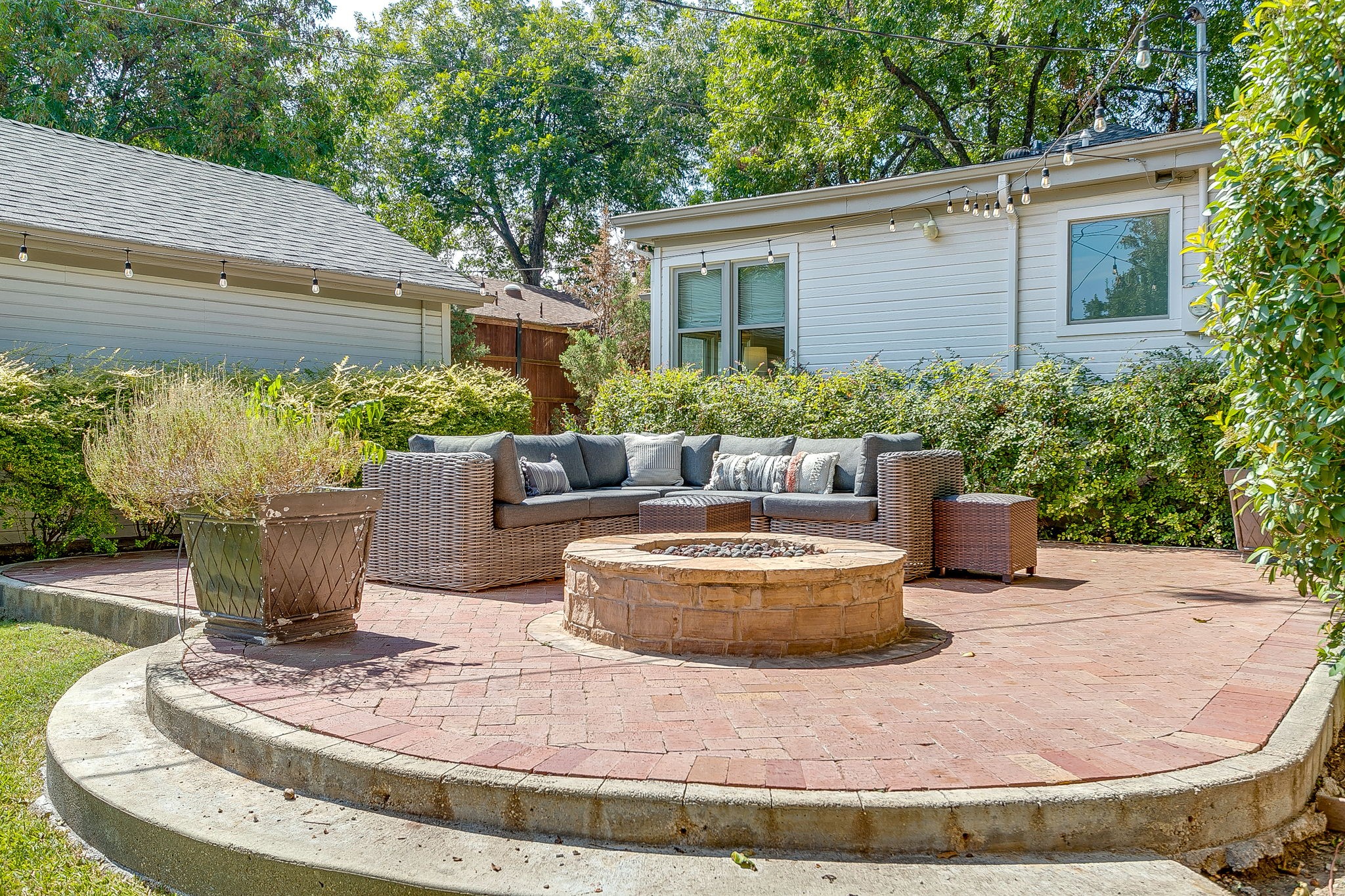 2317 Carleton Avenue