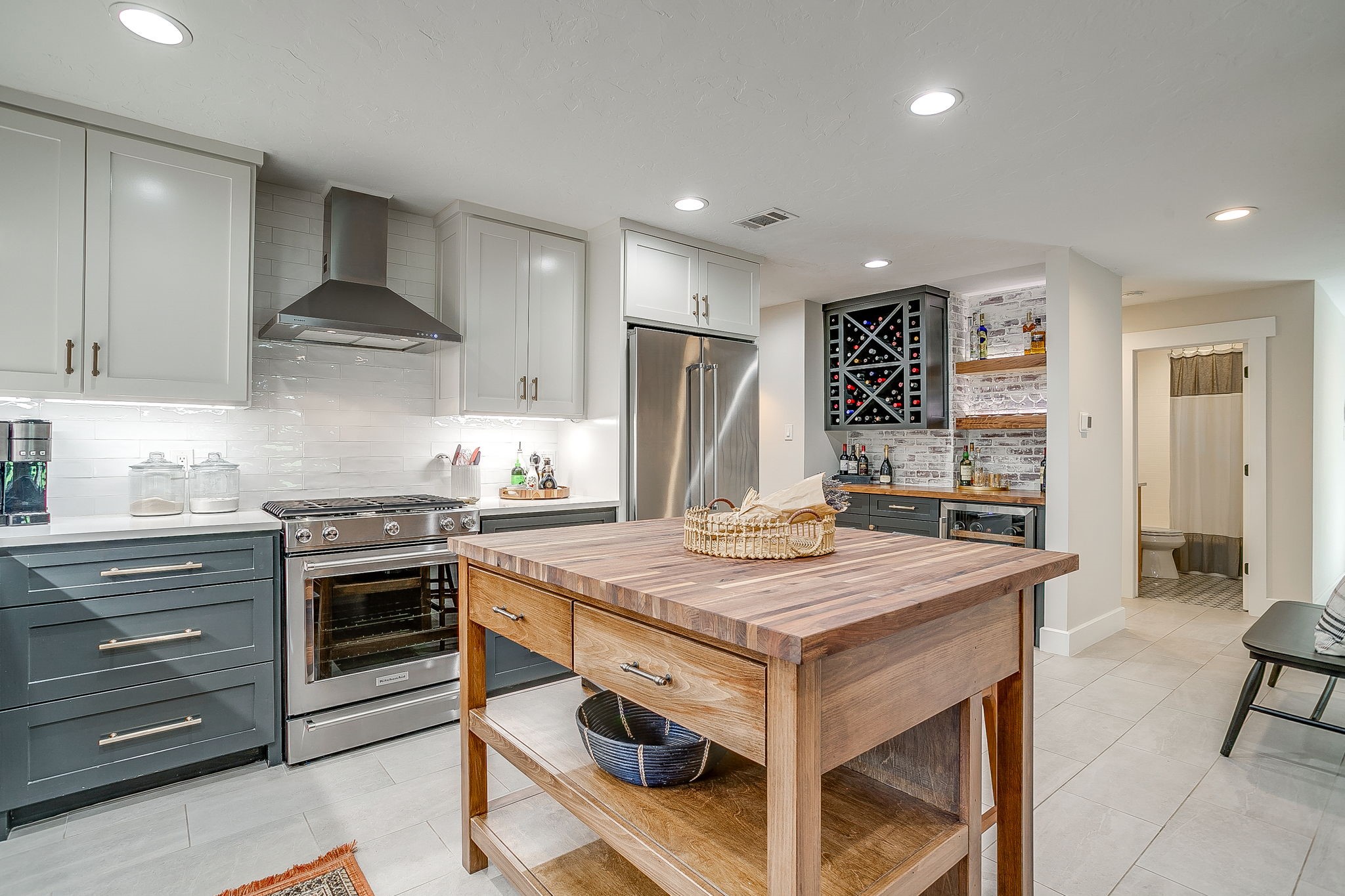 2317 Carleton Avenue