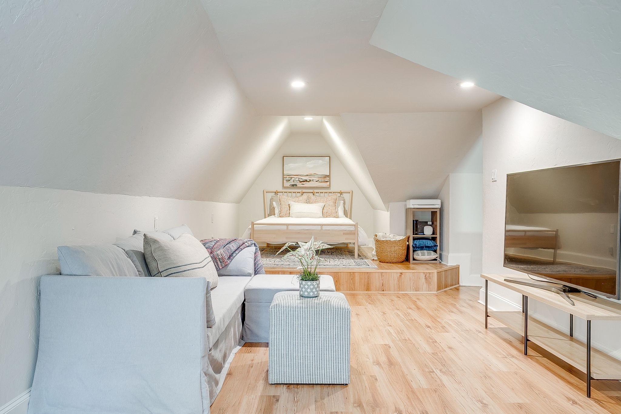 2317 Carleton Avenue