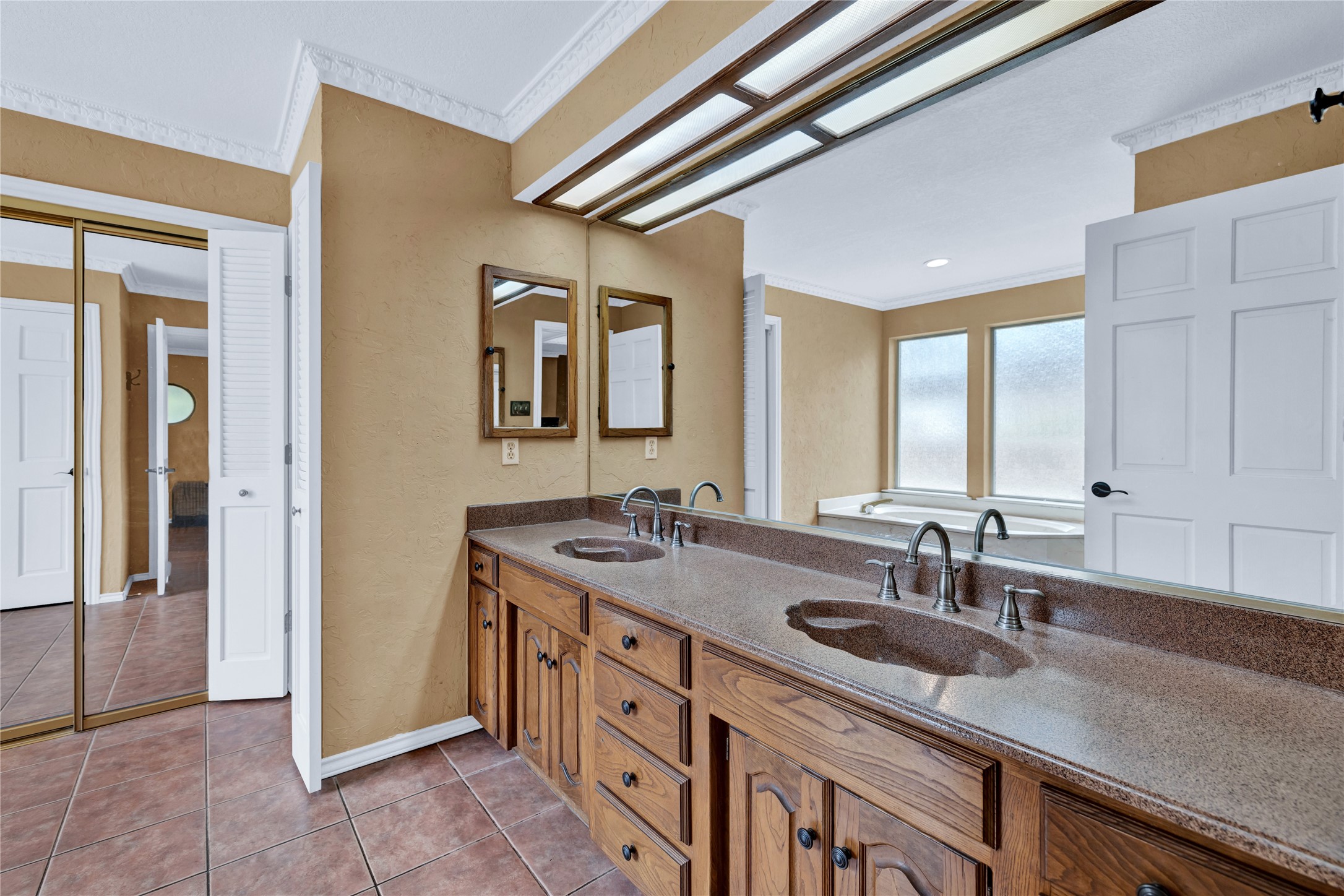 1421 Plantation Drive N