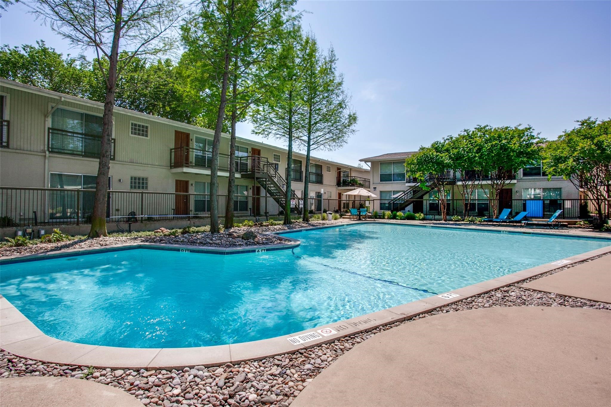 4616 W Lovers Lane 121