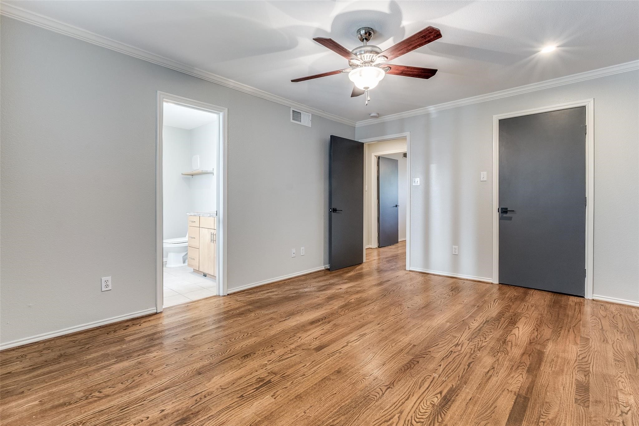 4616 W Lovers Lane 121
