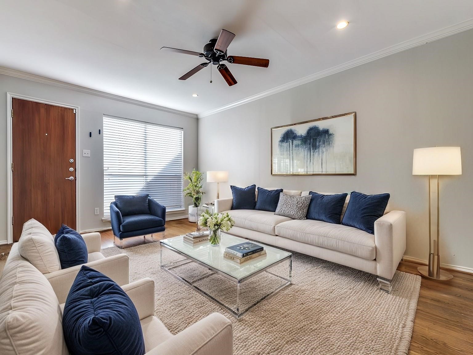 4616 W Lovers Lane 121