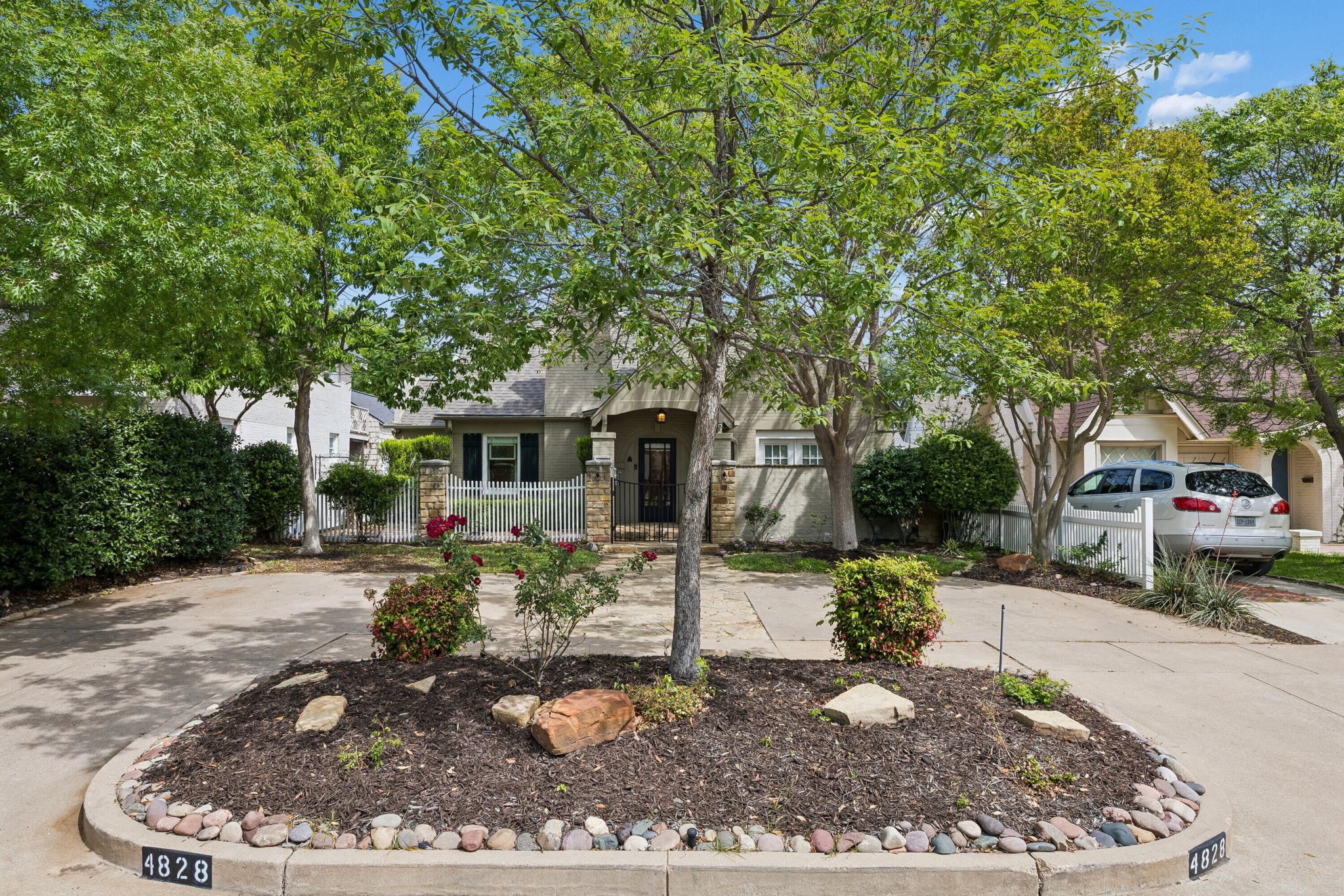 4828 Bryce Avenue