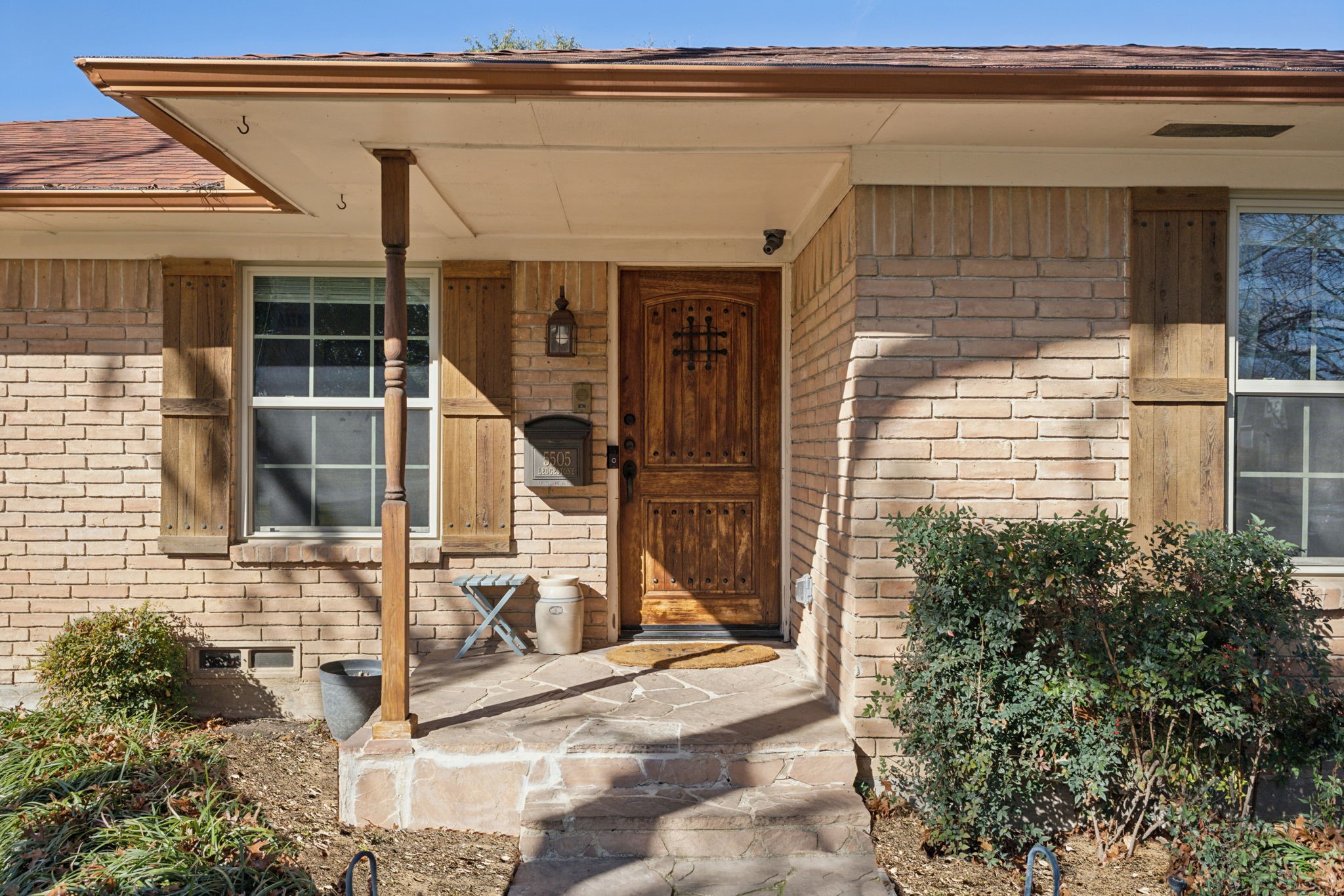 5505 Ledgestone Drive