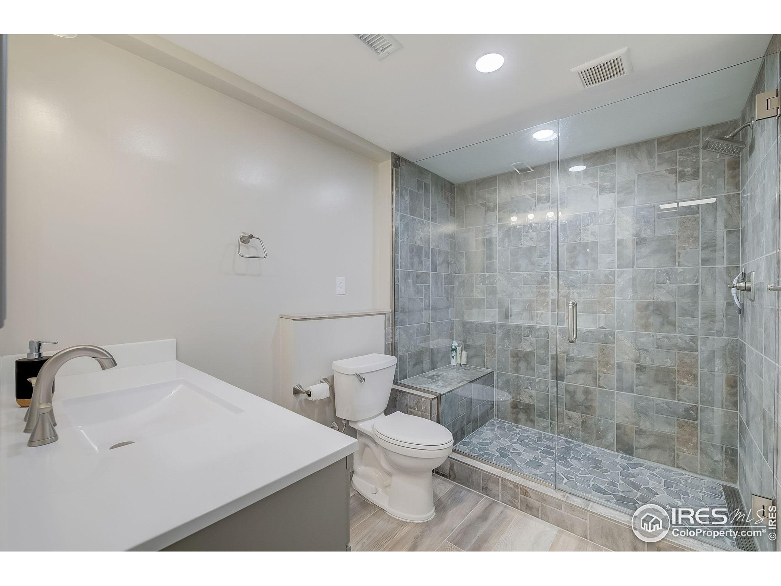 13550 Washington St 2C