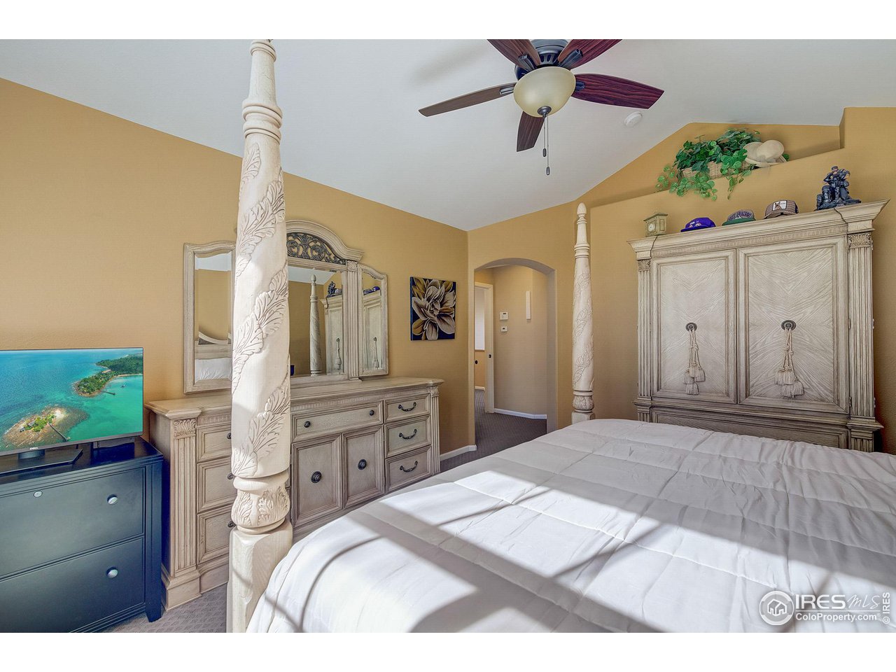 13550 Washington St 2C