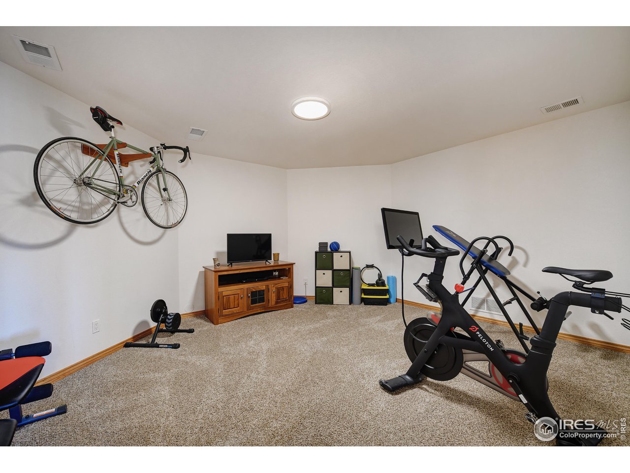 816 Mountain View Dr