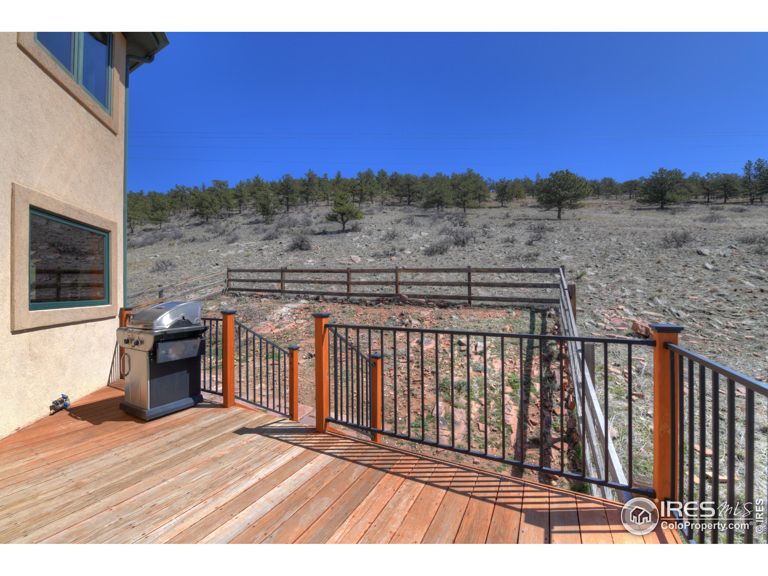 816 Mountain View Dr