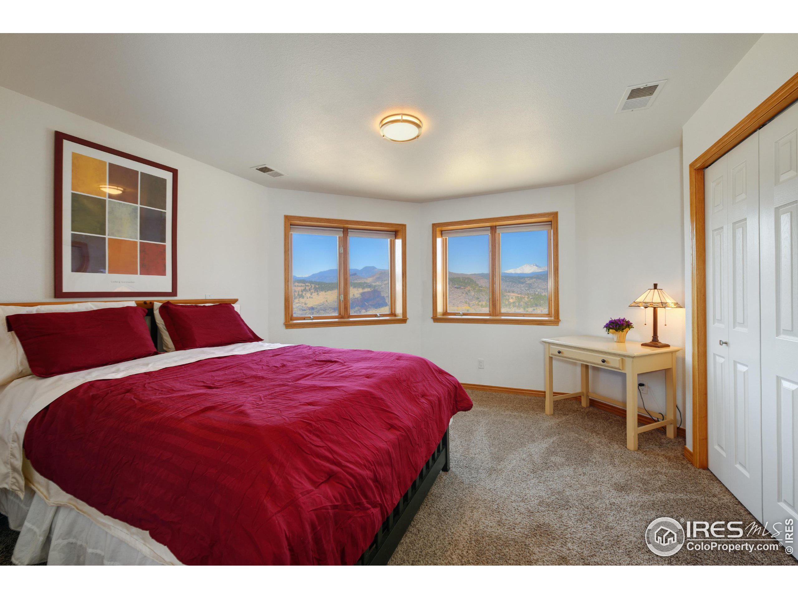 816 Mountain View Dr