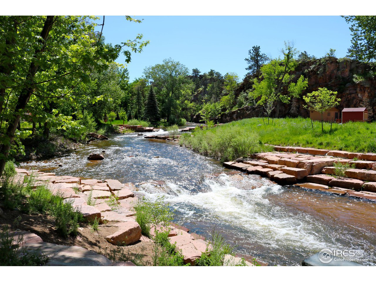 816 Mountain View Dr