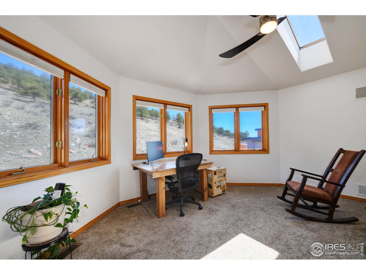 816 Mountain View Dr