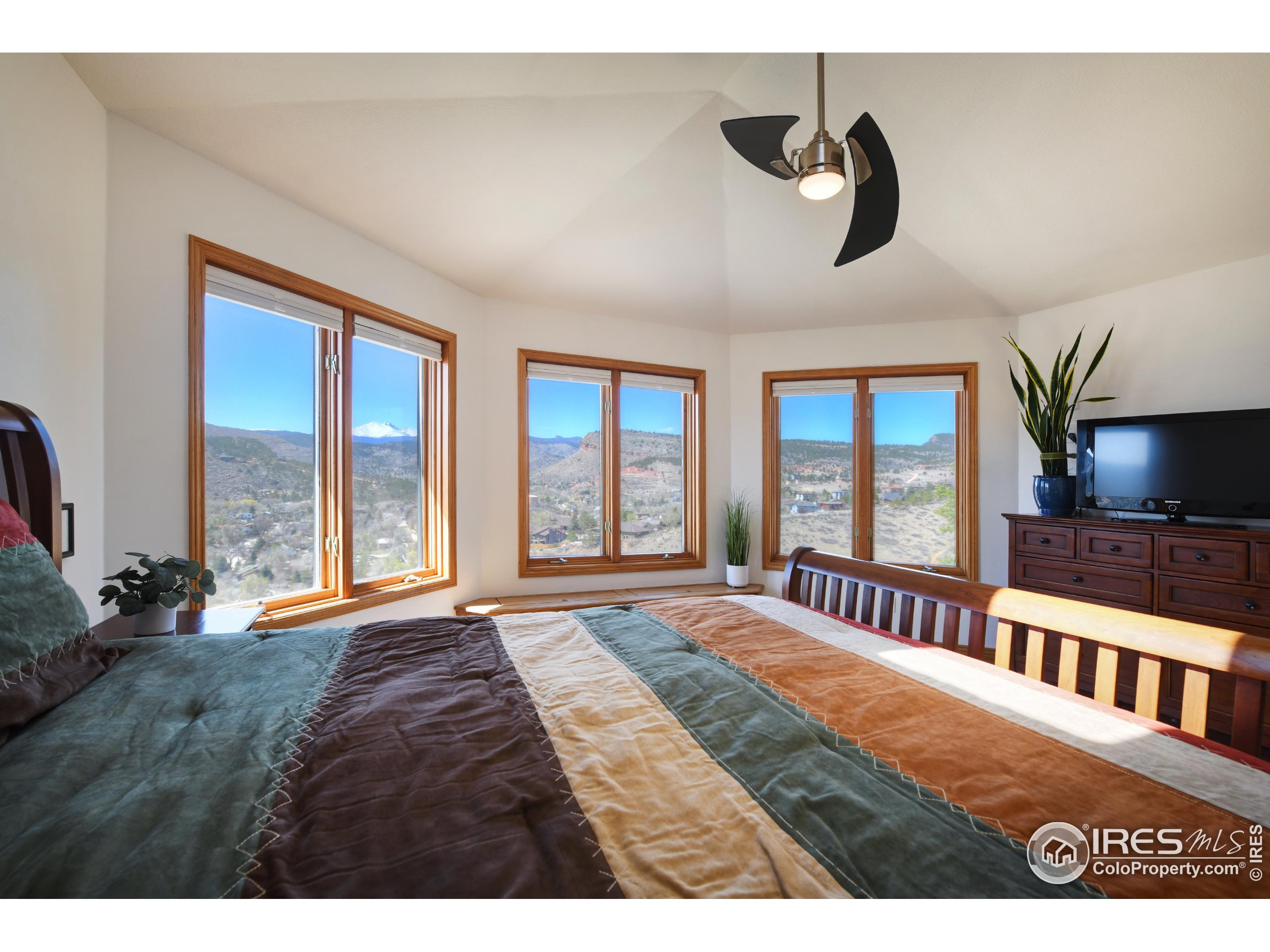 816 Mountain View Dr