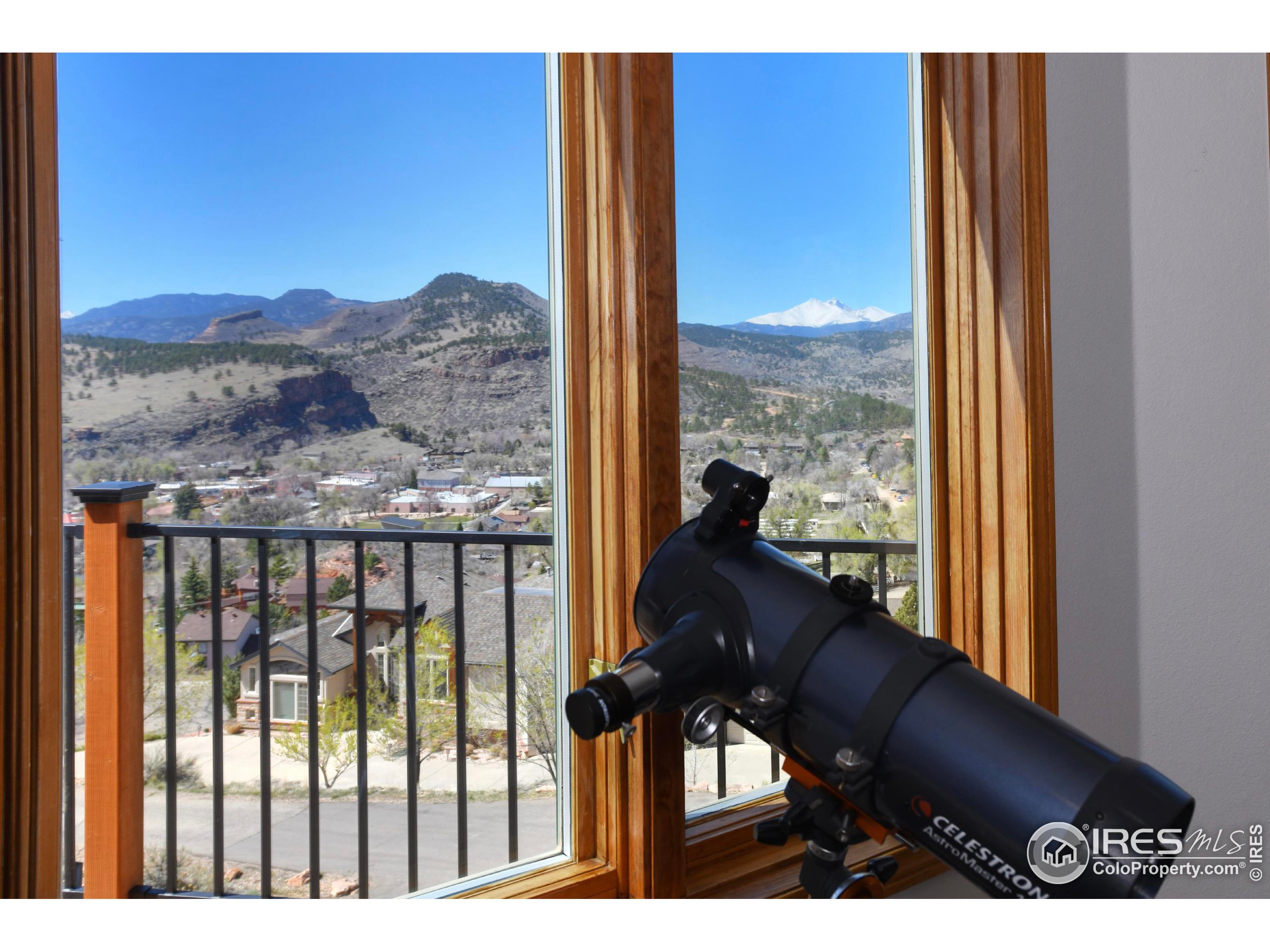 816 Mountain View Dr