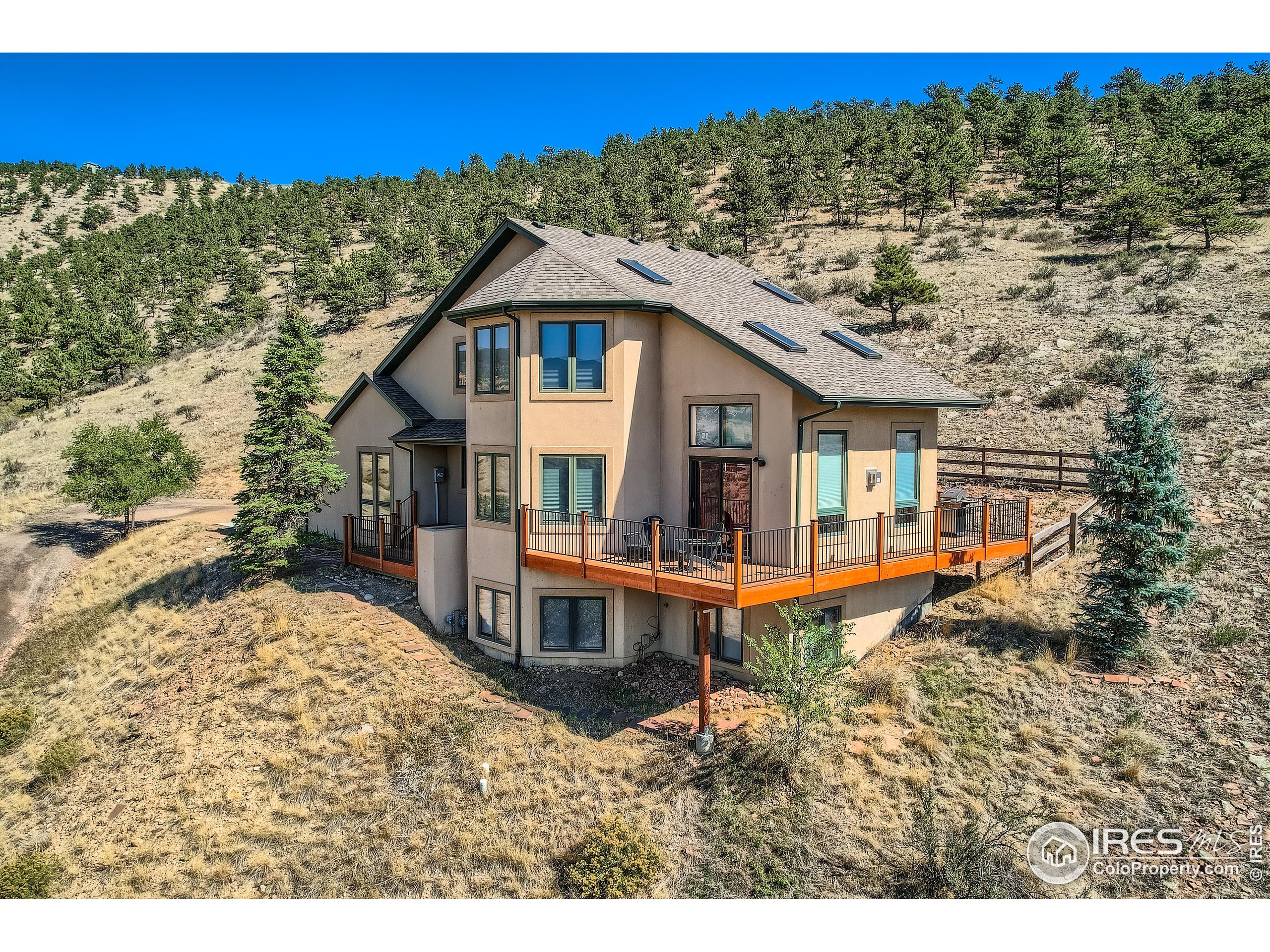 816 Mountain View Dr