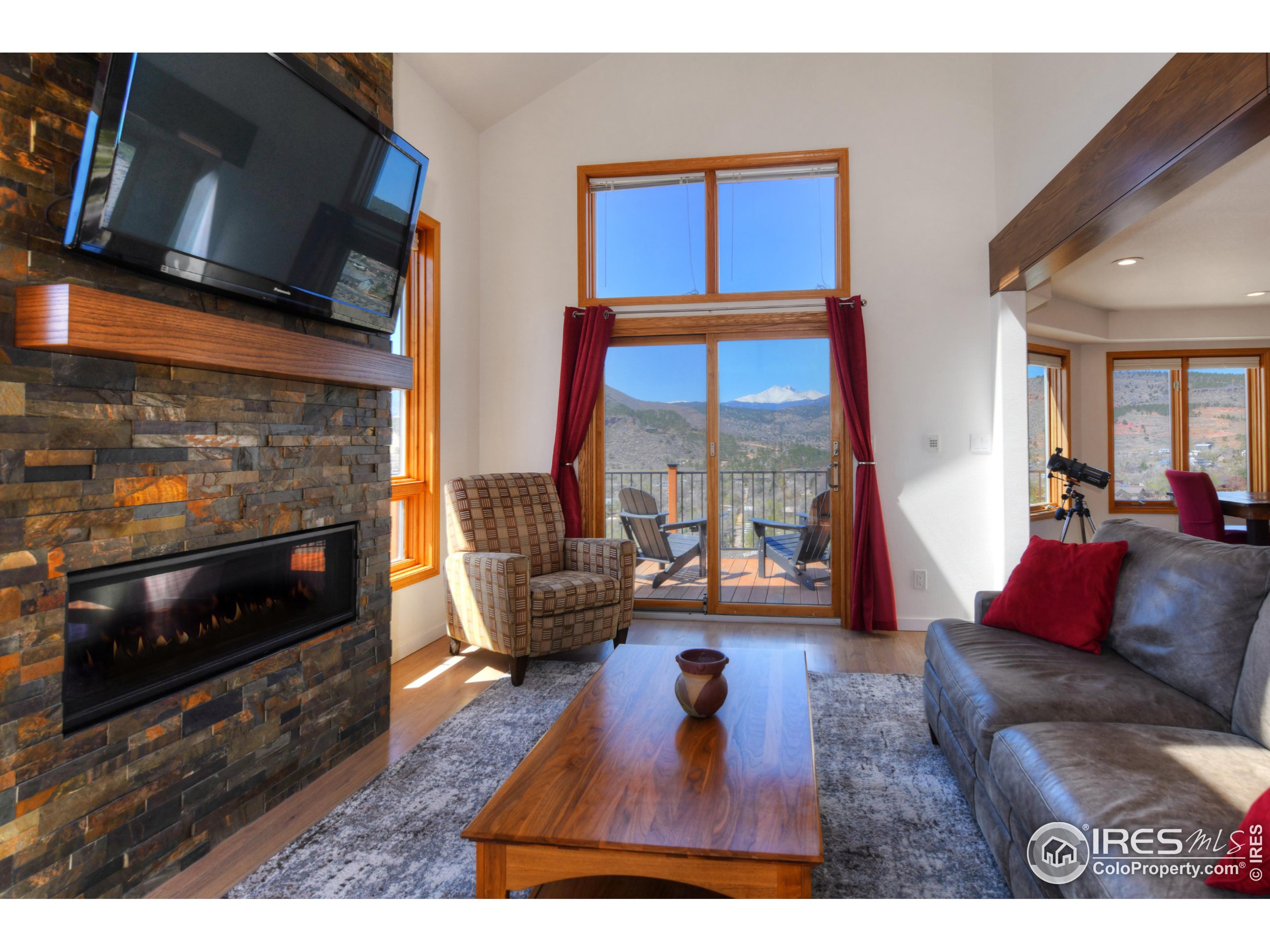 816 Mountain View Dr