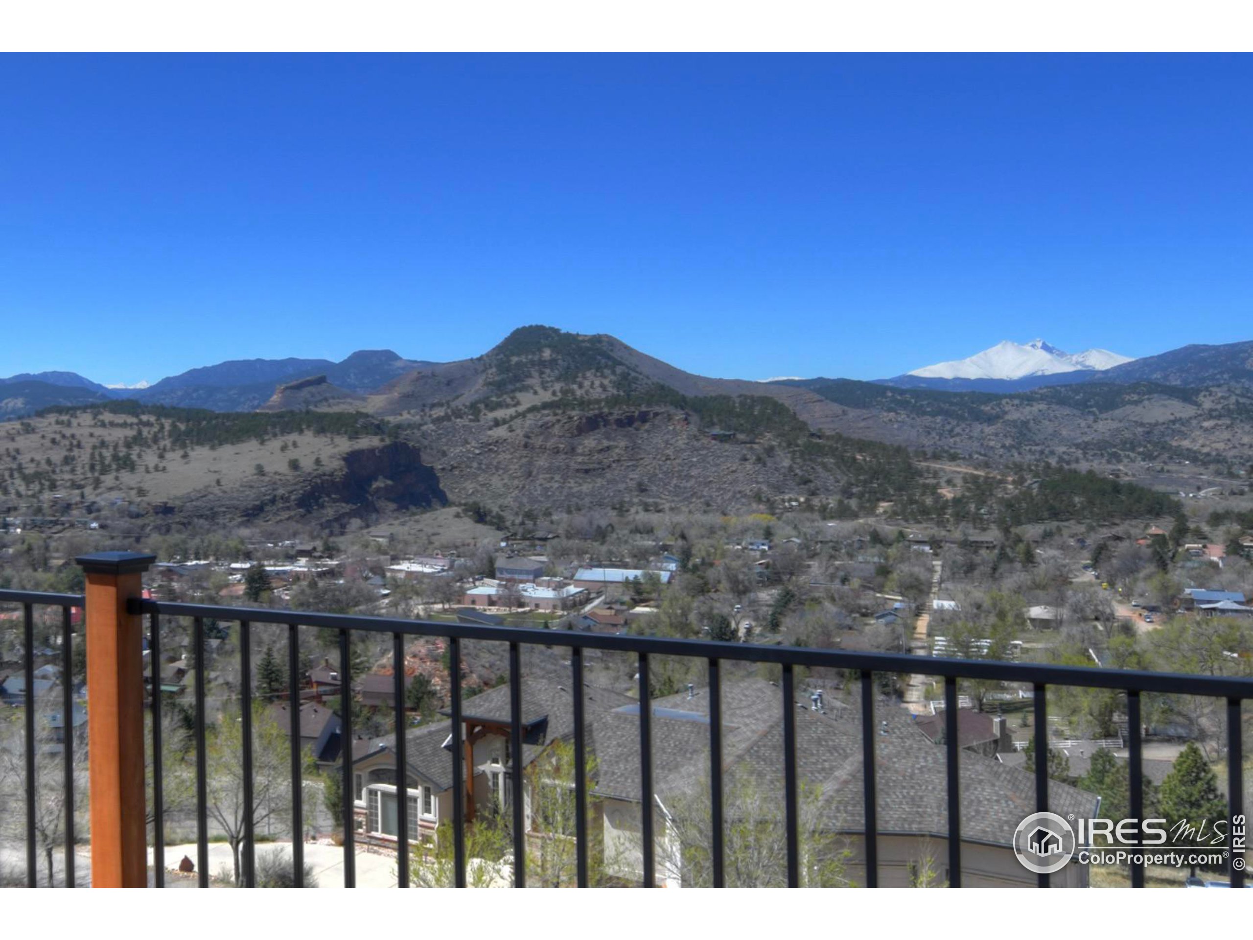 816 Mountain View Dr