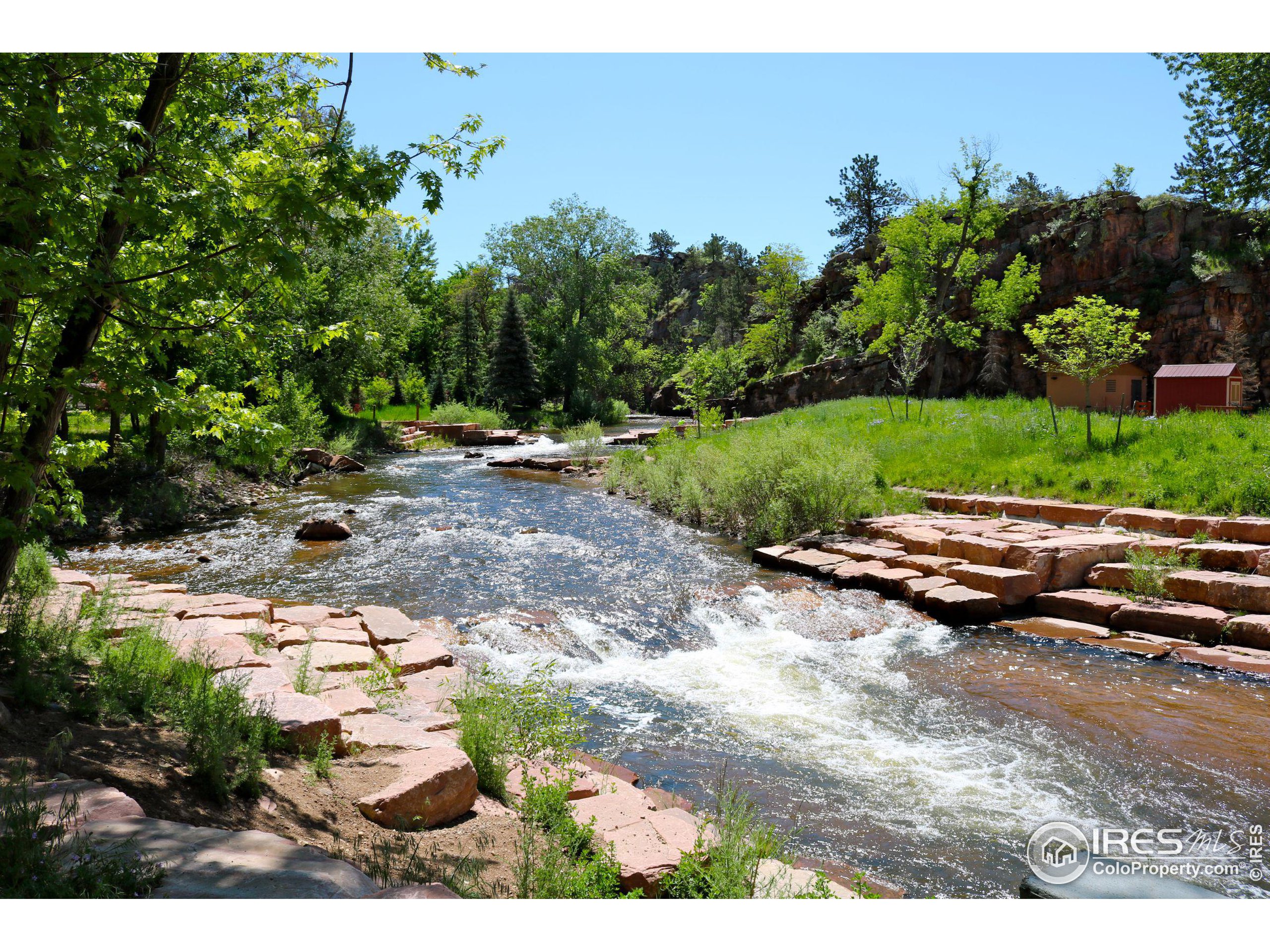 816 Mountain View Dr