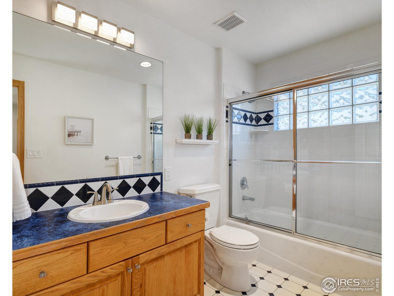 816 Mountain View Dr