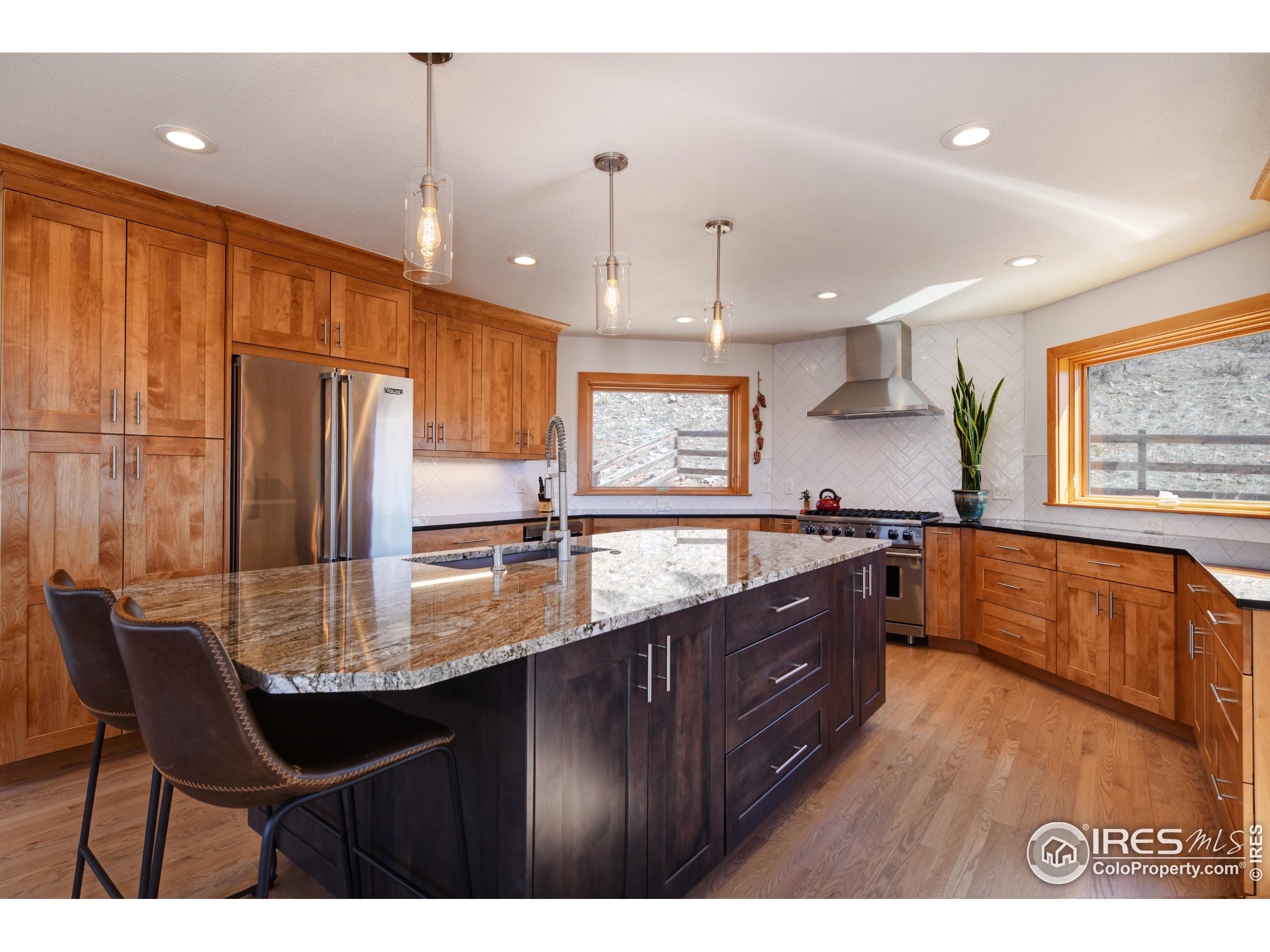 816 Mountain View Dr