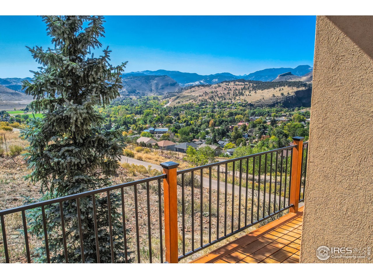 816 Mountain View Dr