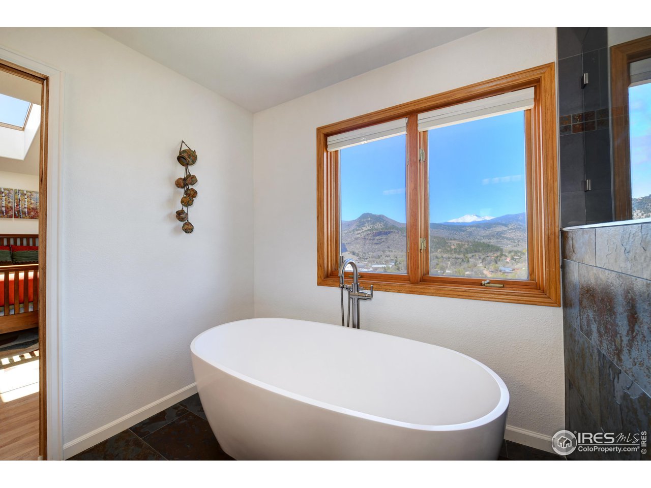 816 Mountain View Dr