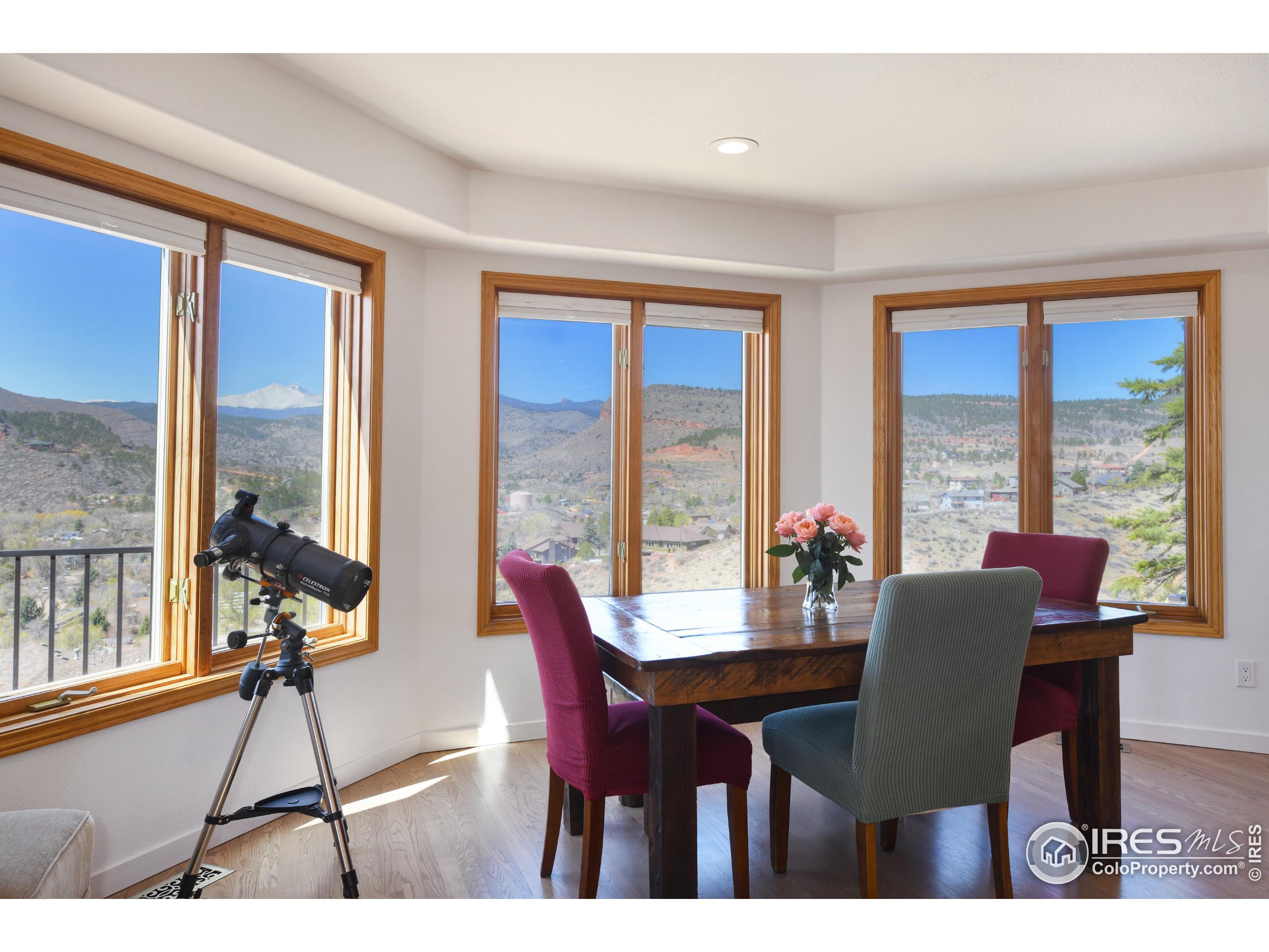 816 Mountain View Dr