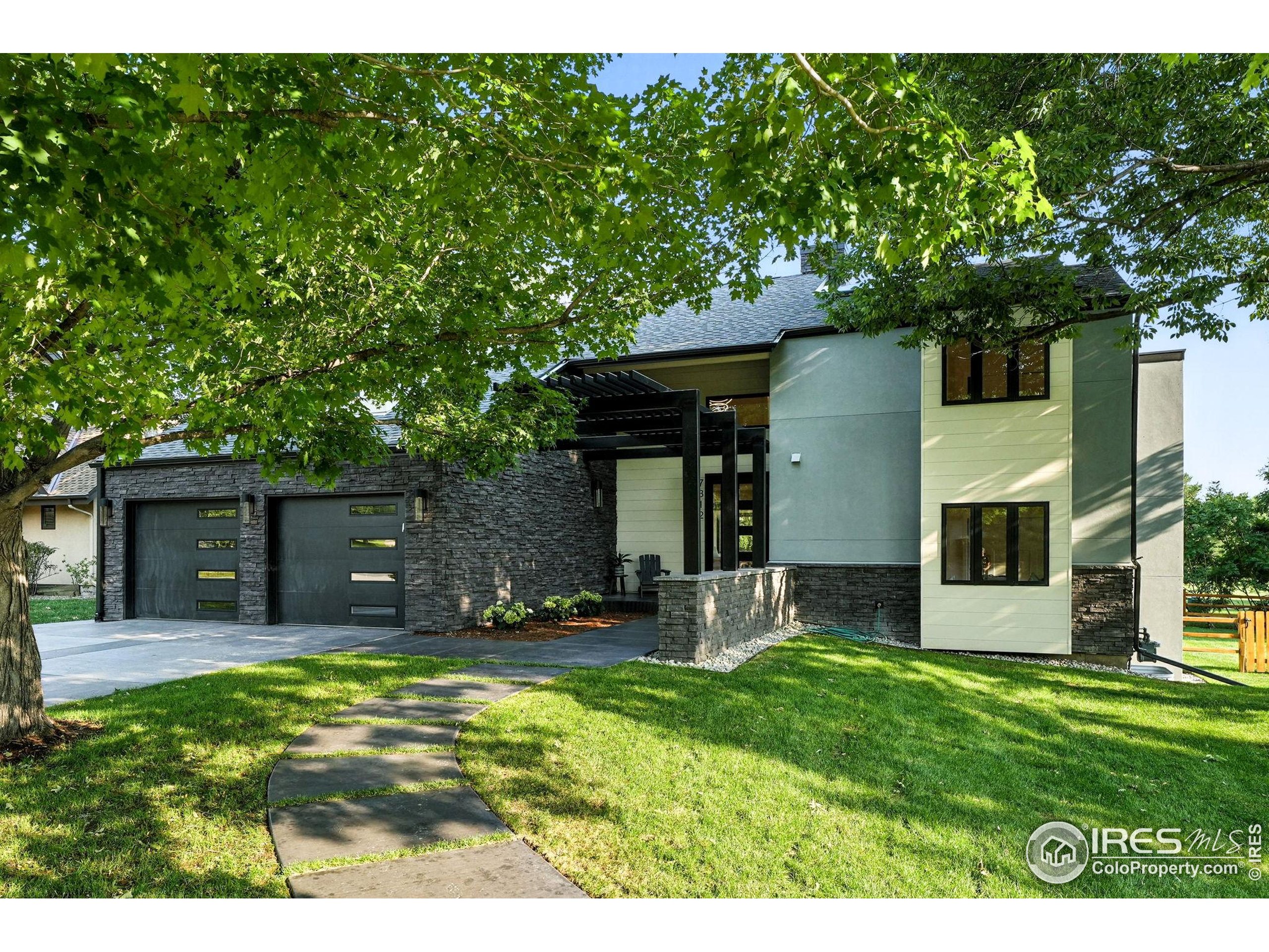 7312 Island Cir
