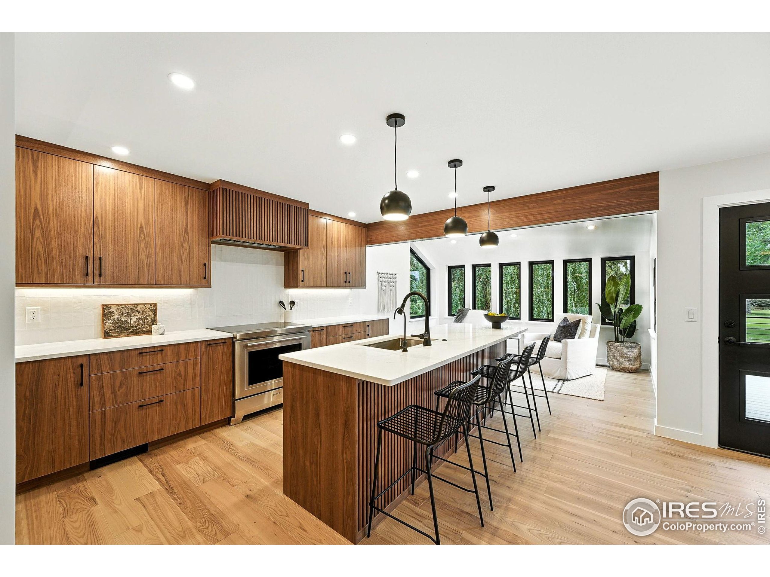 7312 Island Cir