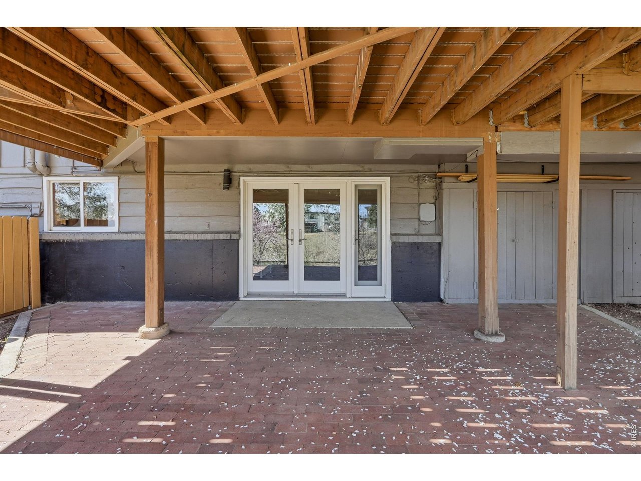2205 Hillsdale Cir