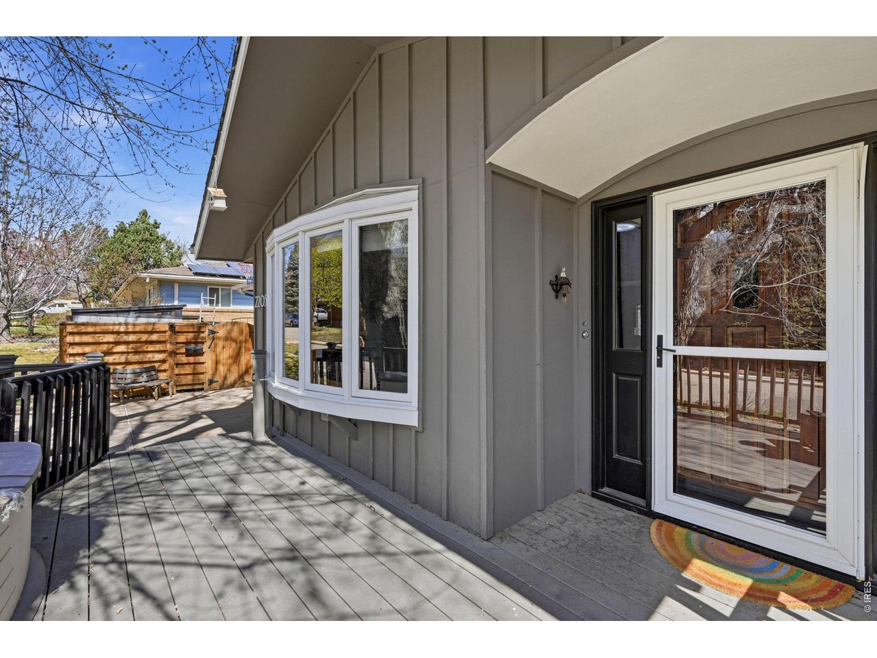 2205 Hillsdale Cir